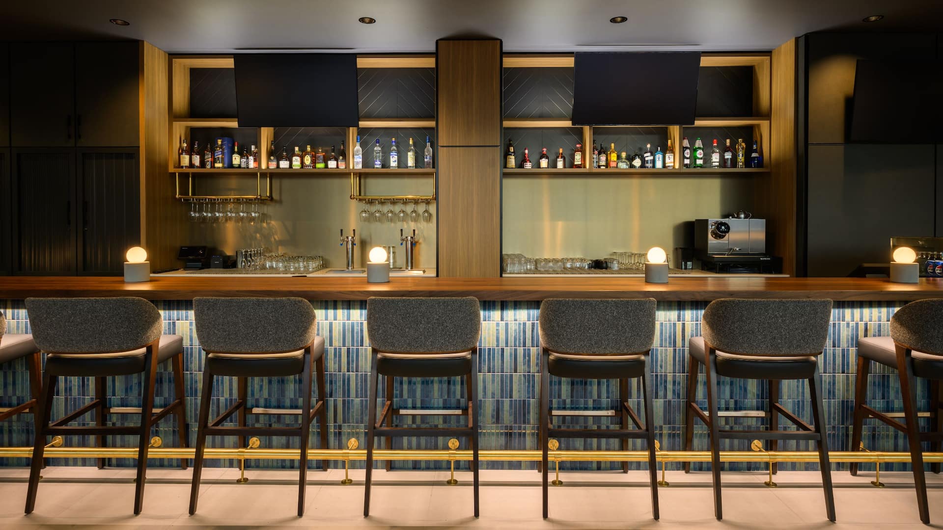 Hyatt Place Whitehorse Lobby Bar