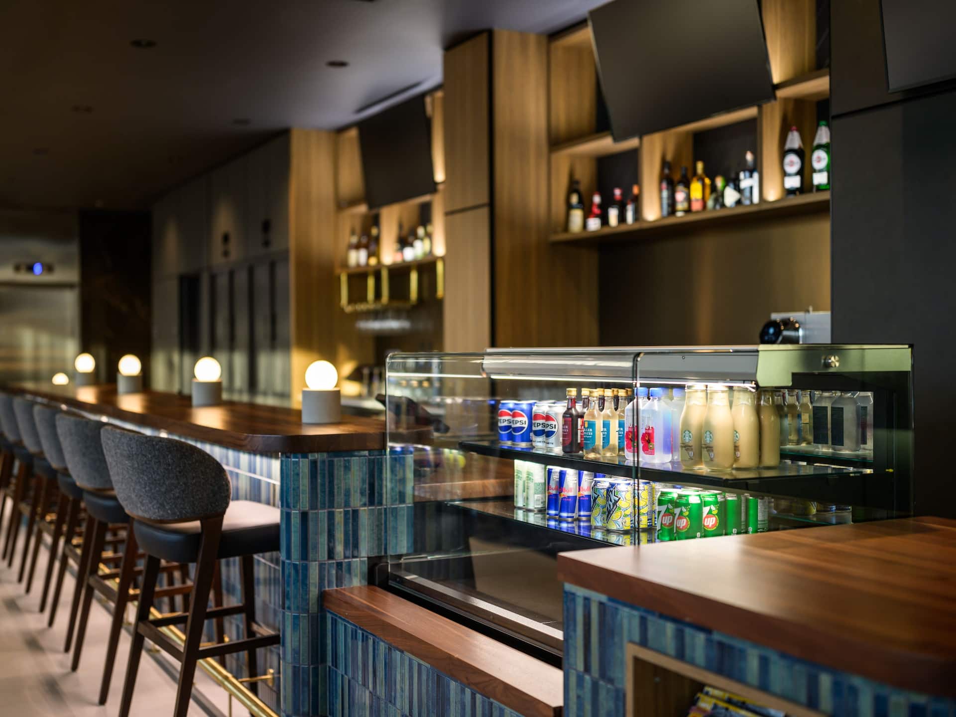 Hyatt Place Whitehorse Lobby Bar Side Angle