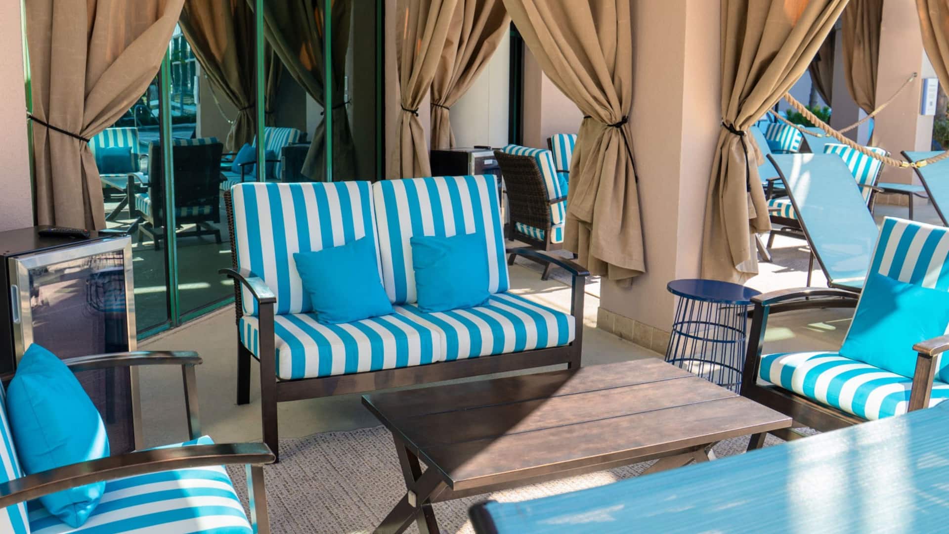 Hyatt Regency Long Beach Poolside Cabana1