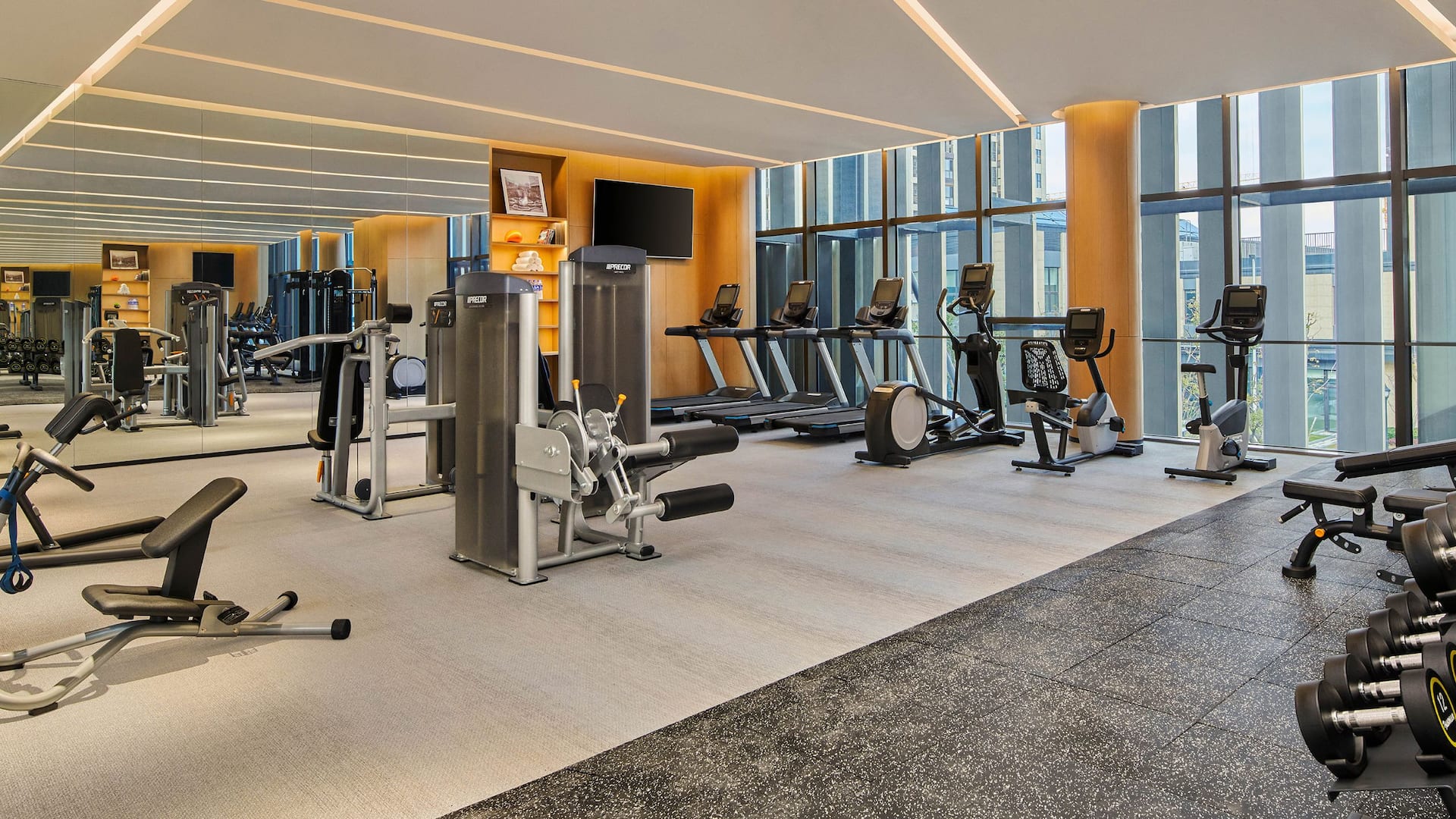 Hyatt Place Shanghai Lingang Xinchen International Conference Center Fitness Space
