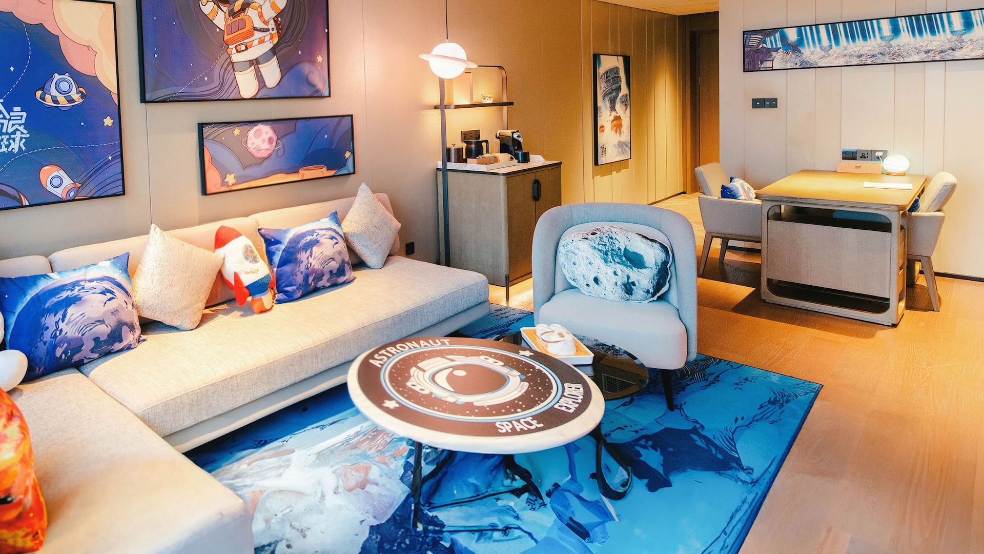 Hyatt Regency Shanghai Lingang Wandering Earth Themed Suite Living Room