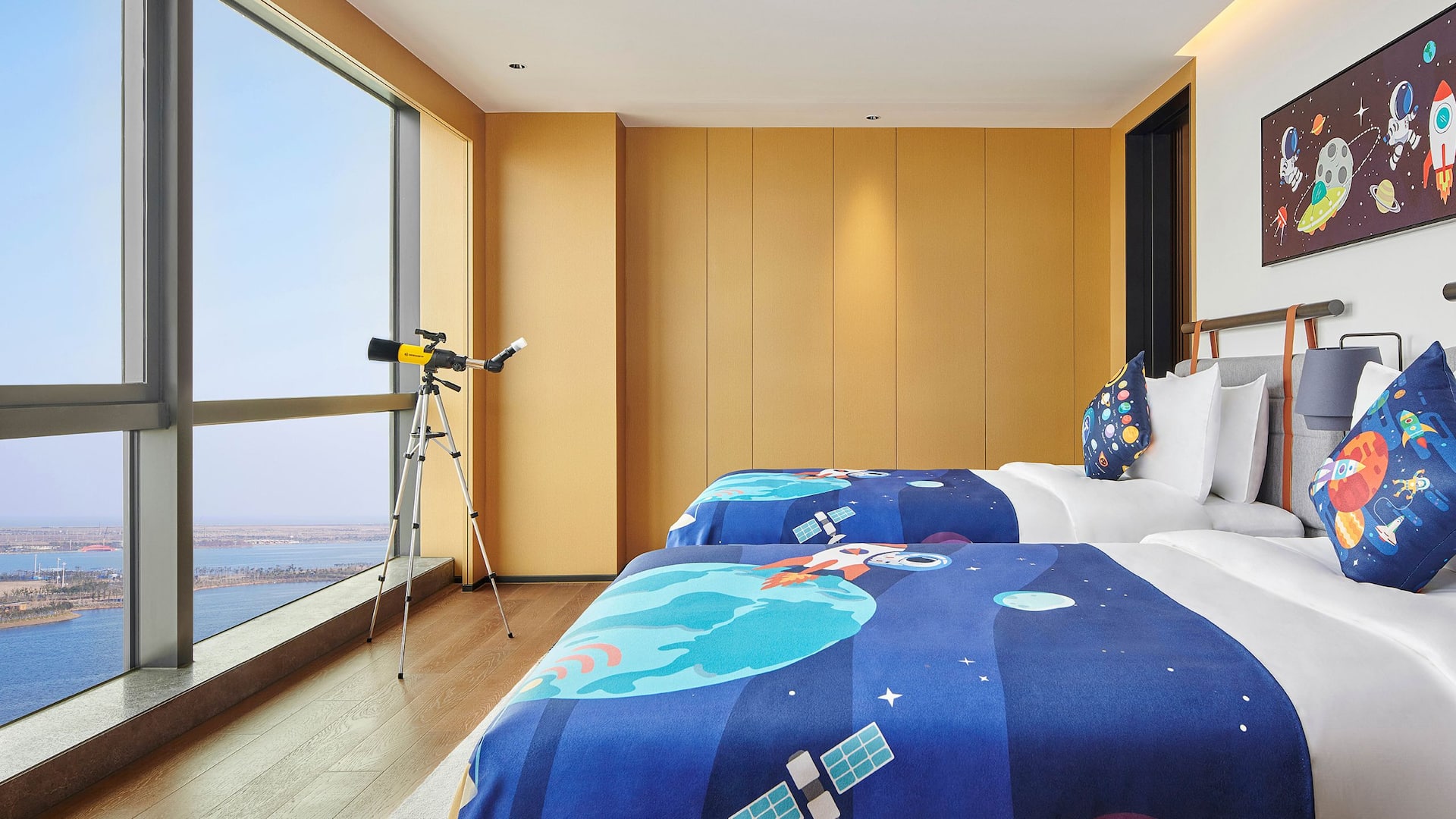 Hyatt Place Shanghai Lingang Xinchen International Conference Center City View Family Suite