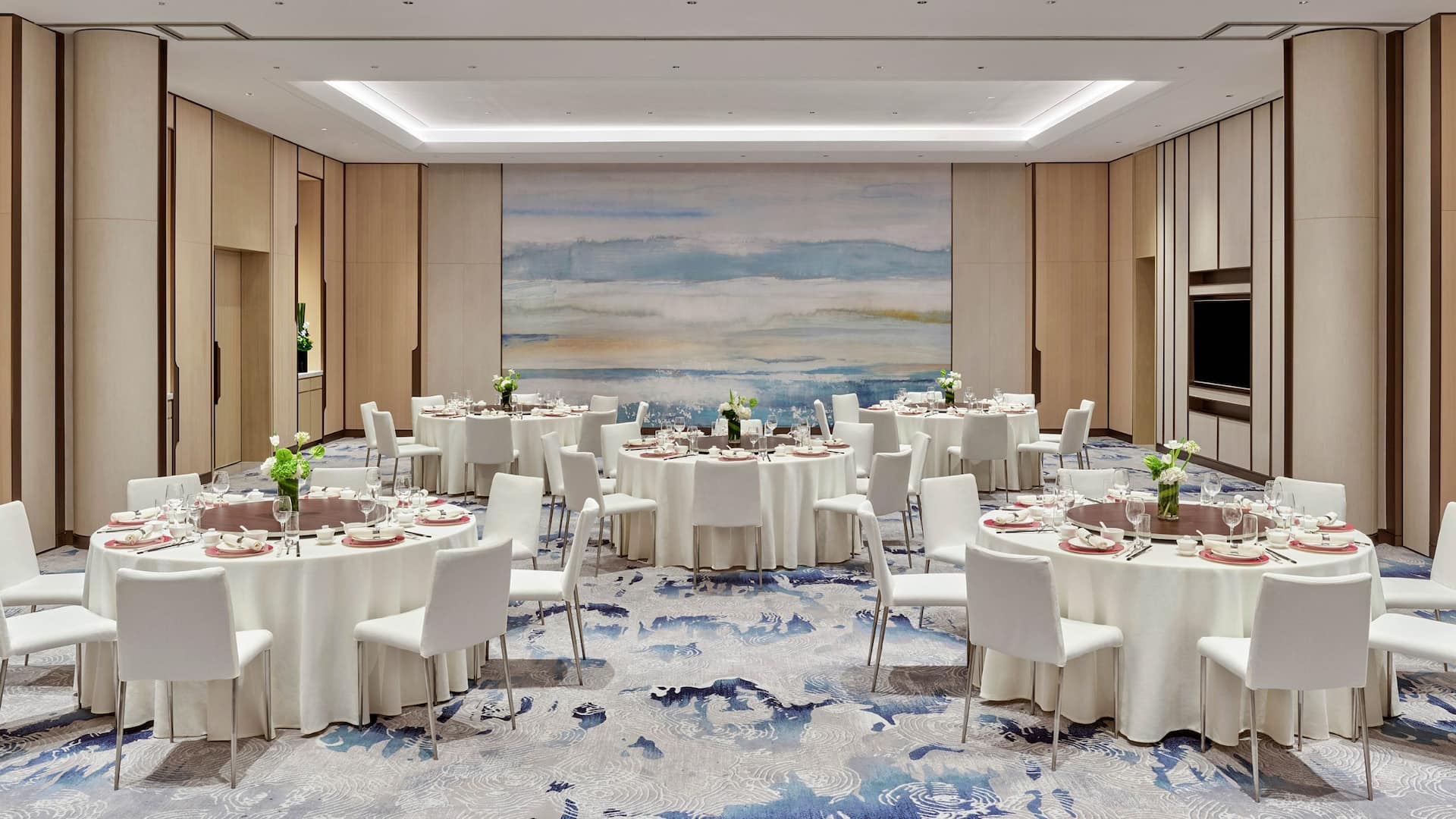 Hyatt Regency Shanghai Lingang Meeting Room Round Table