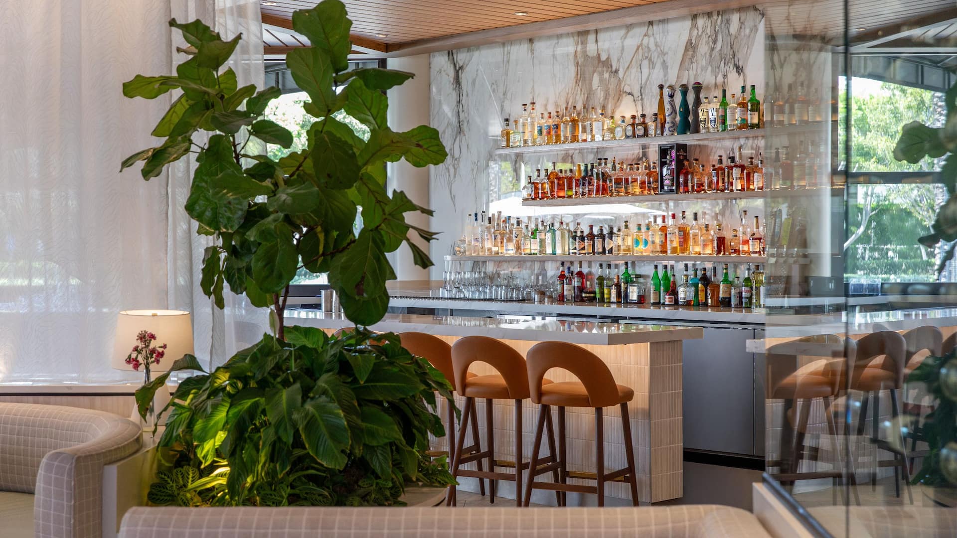 Hyatt Regency Irvine Warehouse 72 Bar