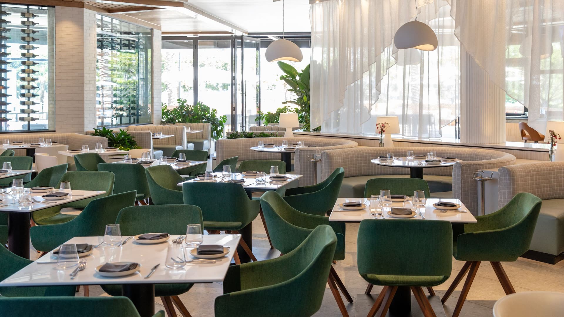 Hyatt Regency Irvine Warehouse 72 Restaurant