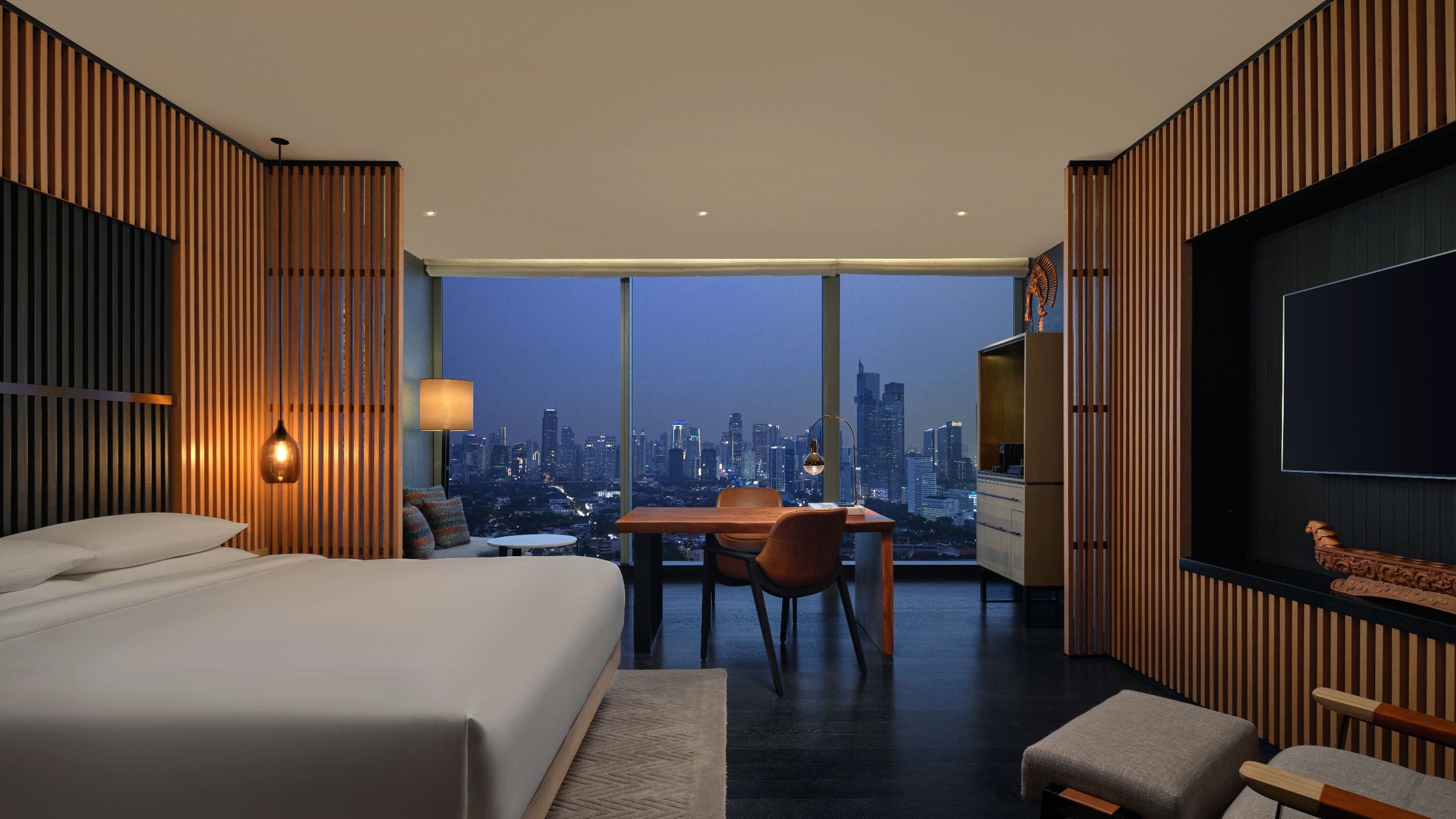1 de 3 Park Hyatt Jakarta Park King With Skyline Night View