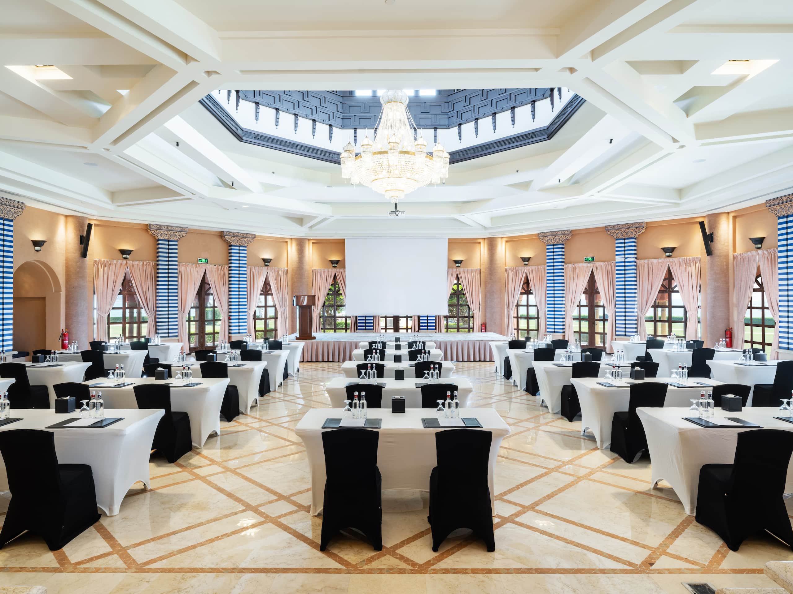 1 من 3 Park Hyatt Jeddah – Marina, Club and Spa Meeting Room Back