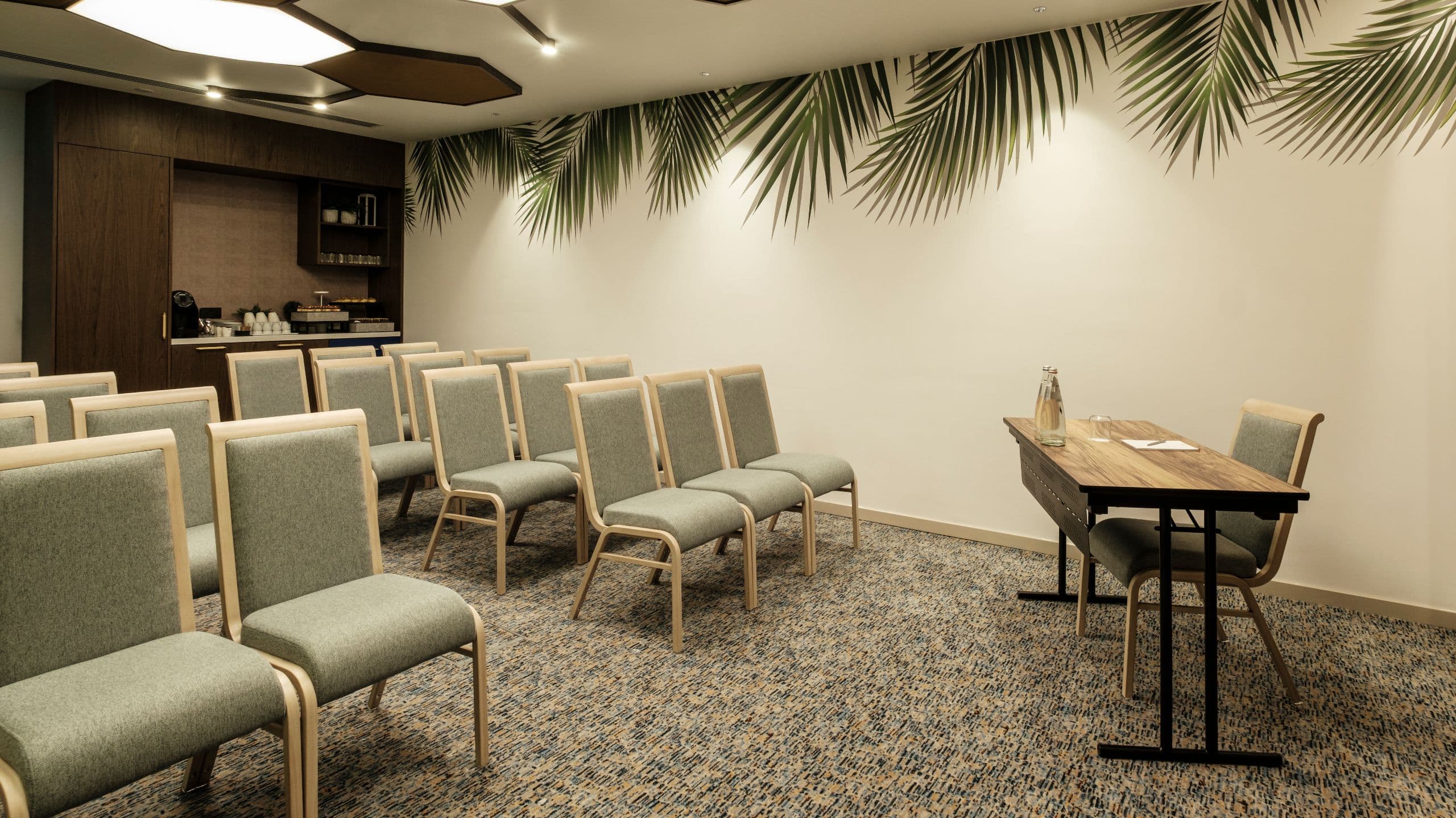 2 di 4 Hyatt Centric Malta Executive Boardroom Theatre Sp