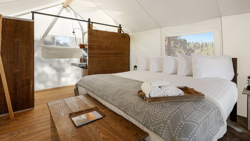 Under Canvas Bryce Canyon Guestroom
