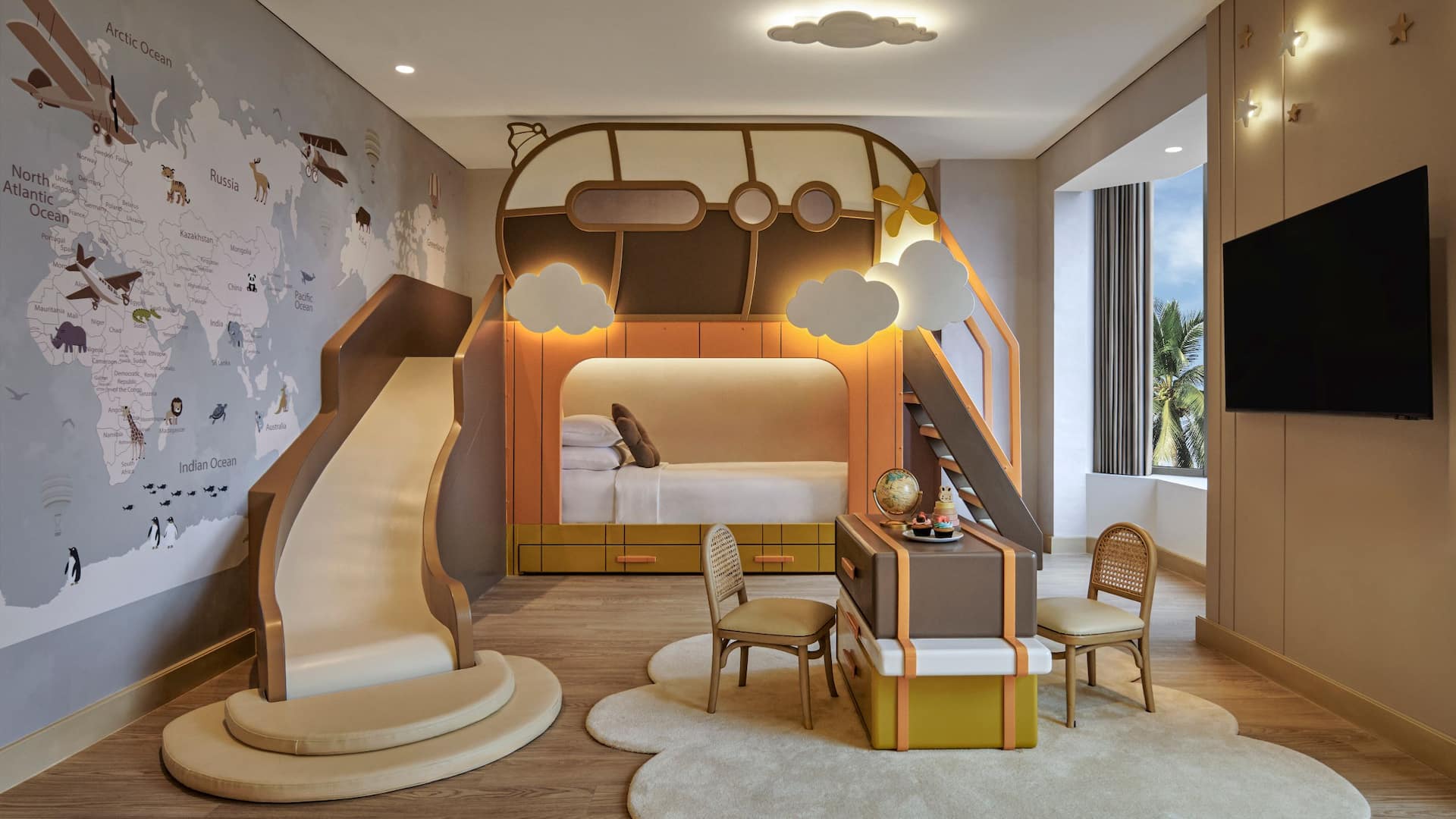 1 из 2 Grand Hyatt Jakarta Voyage Room Bed