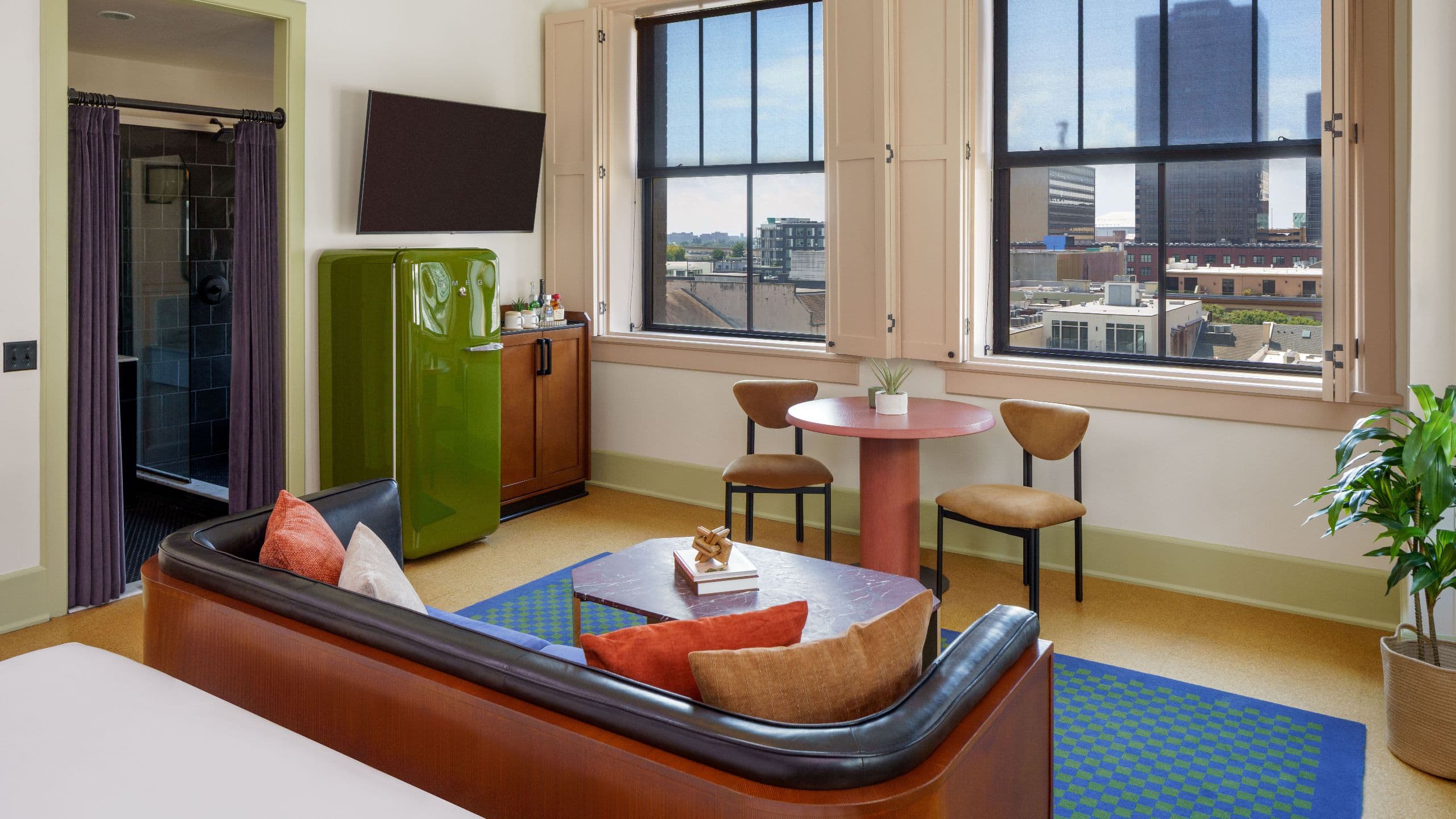 The Barnett King Corner Guestroom Seating Detail