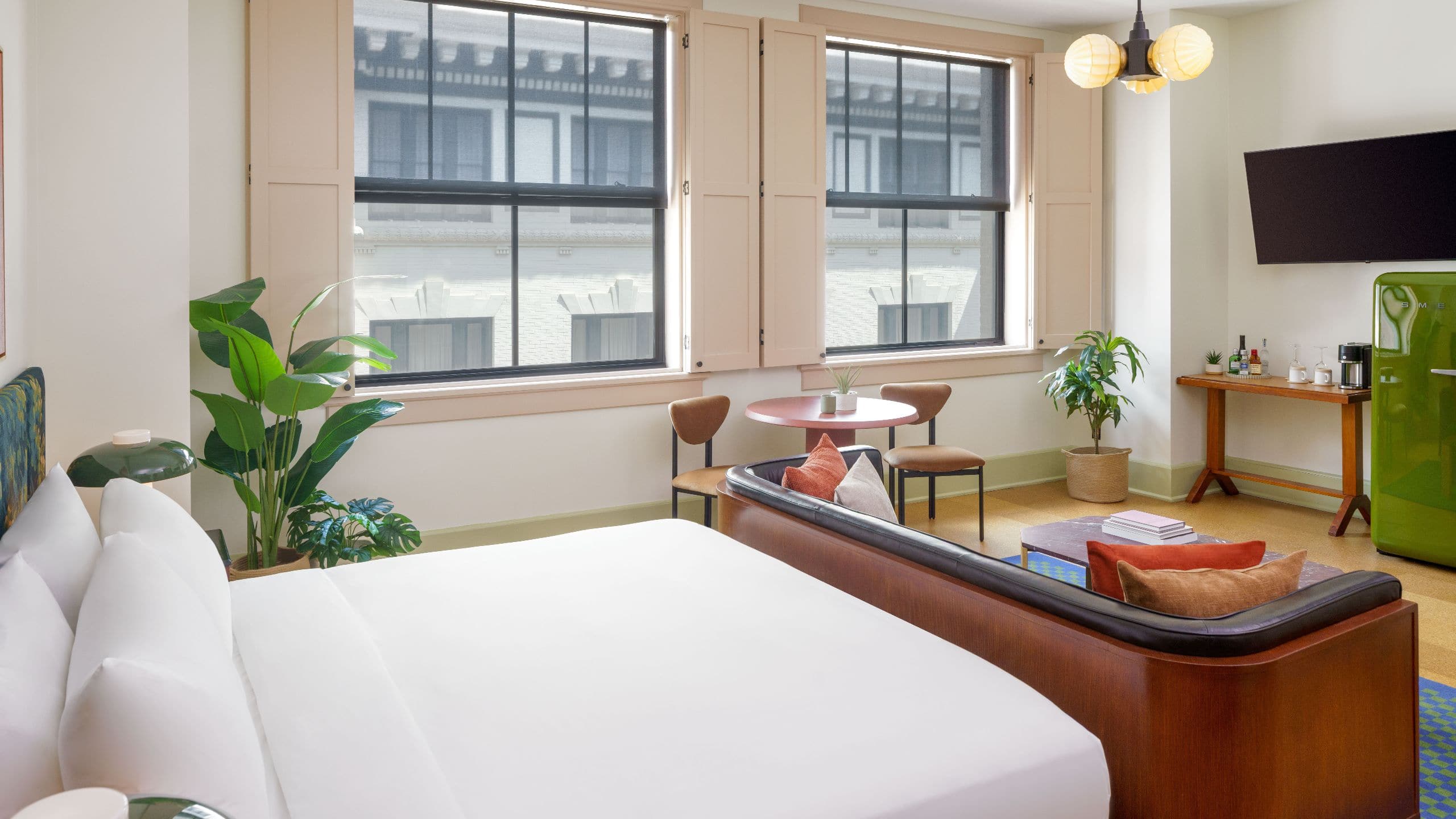 2 of 3 The Barnett King Deluxe Detail