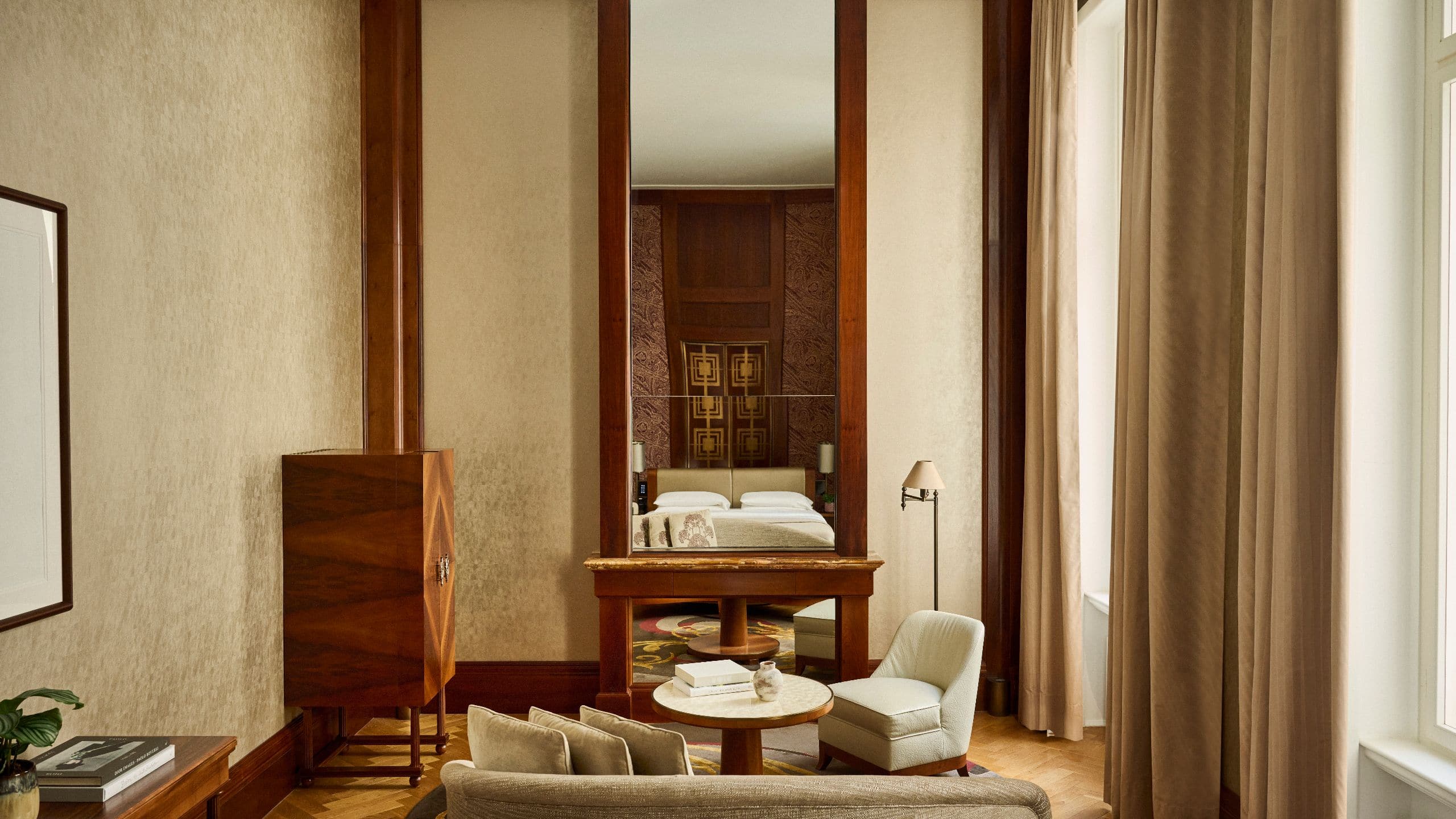 4 de 7 Park Hyatt Vienna King Premium View Front From Bed