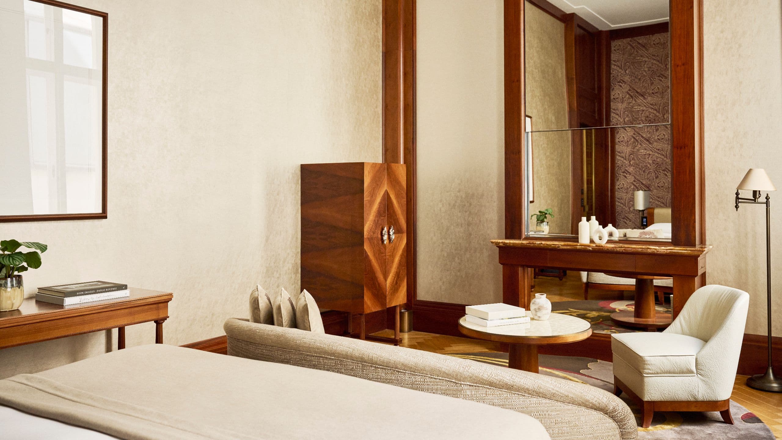 3 de 7 Park Hyatt Vienna King Premium View Side From Bed