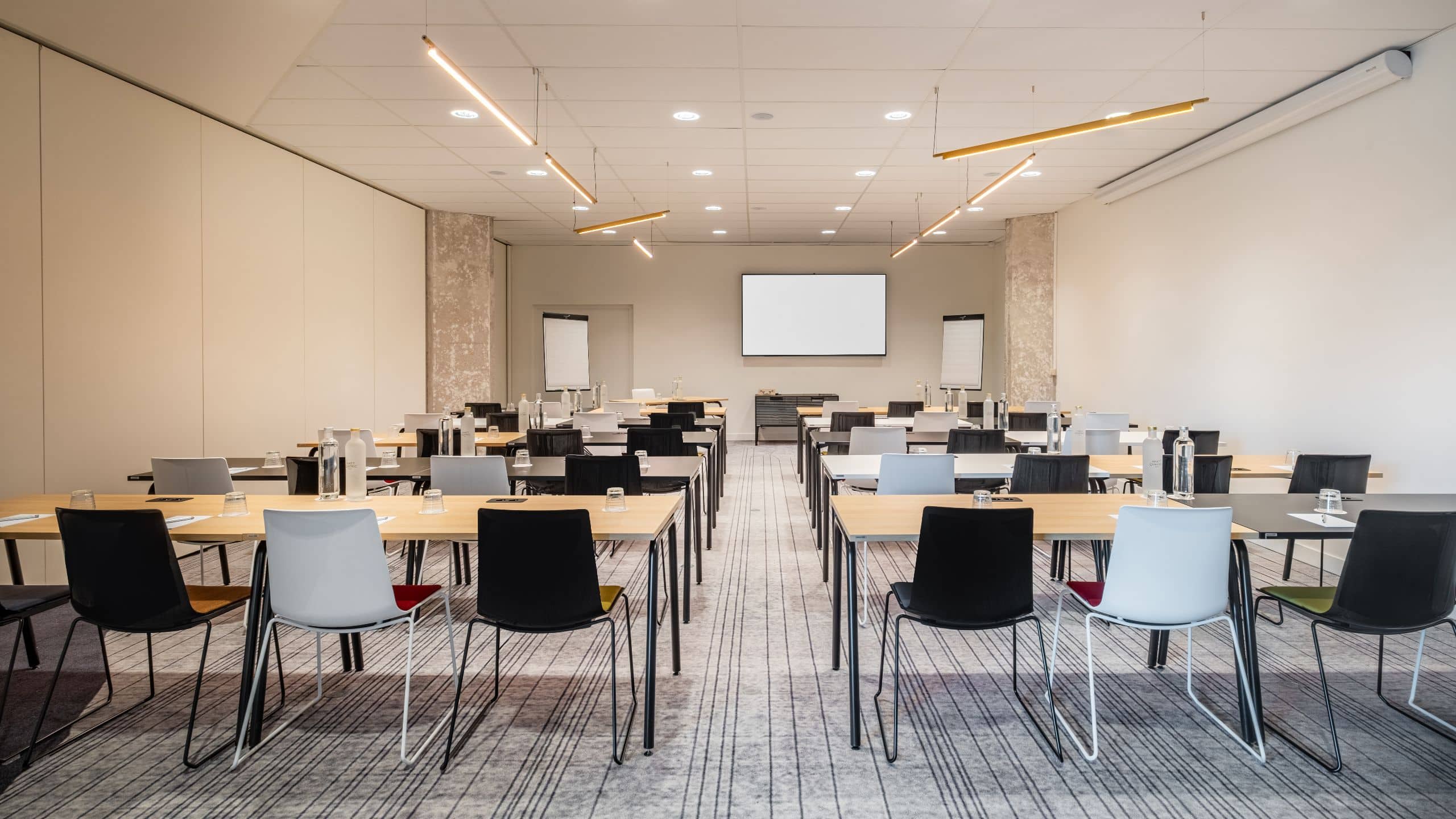 1 of 1 Hyatt Centric Reims Meeting Room Cathedrale Back