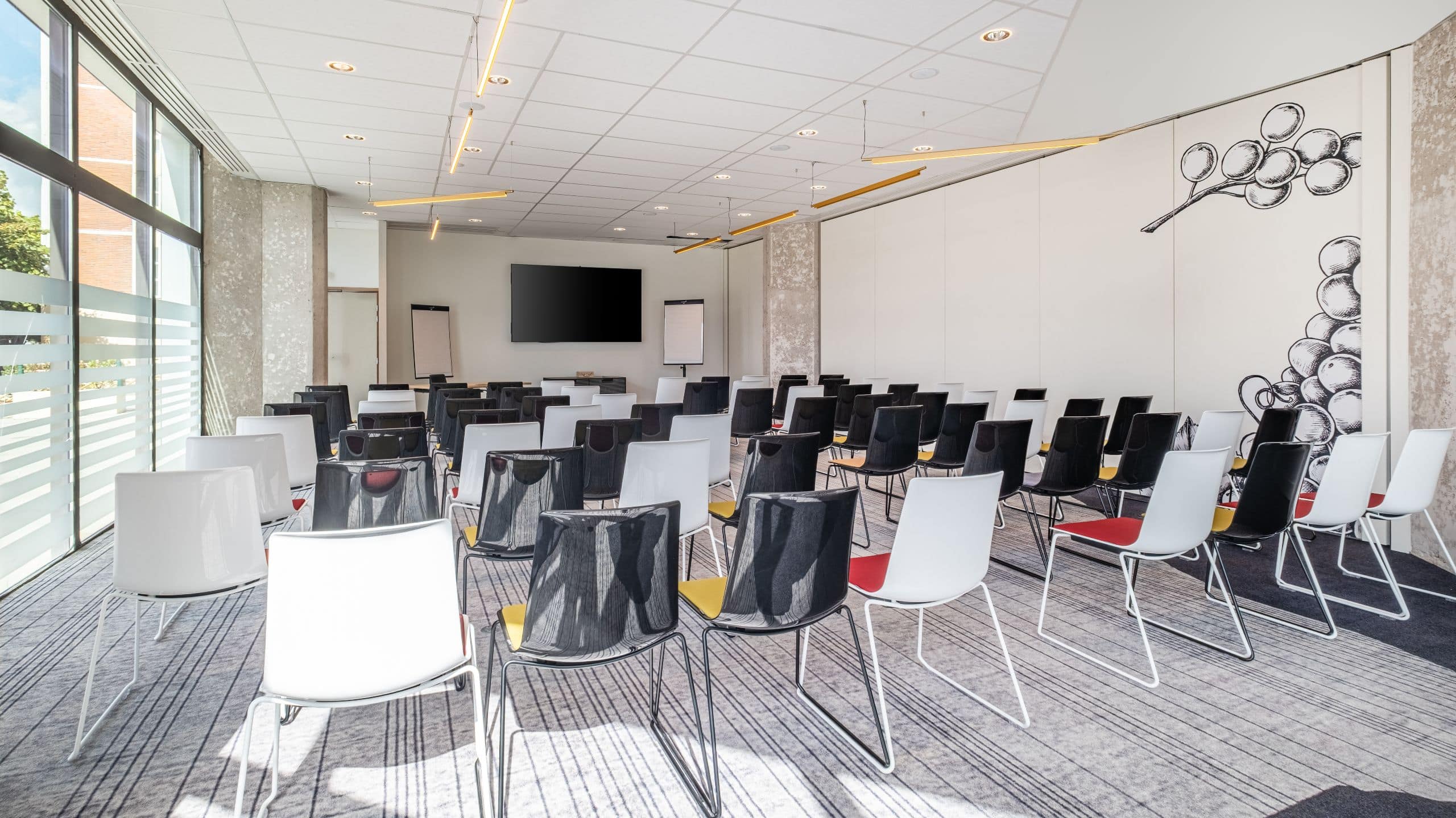 Hyatt Centric Reims Meeting Room Cite Des Sacres Back