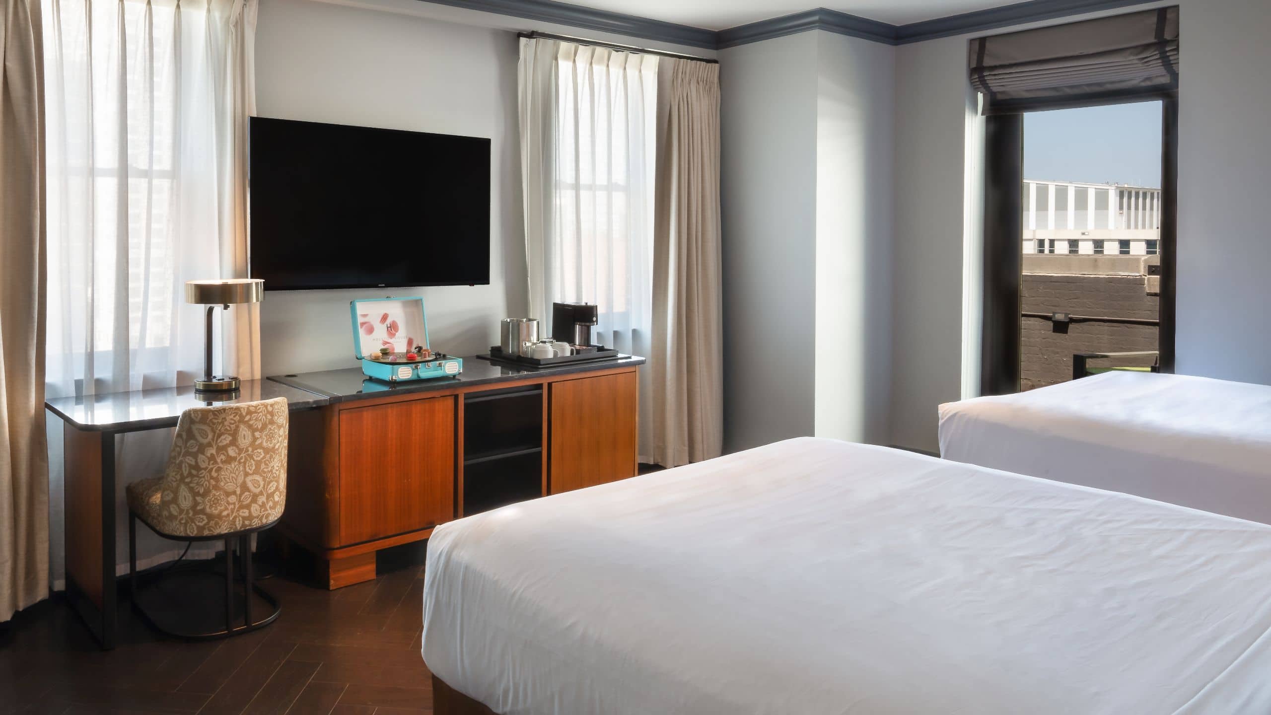 Holston House Nashville King Bed