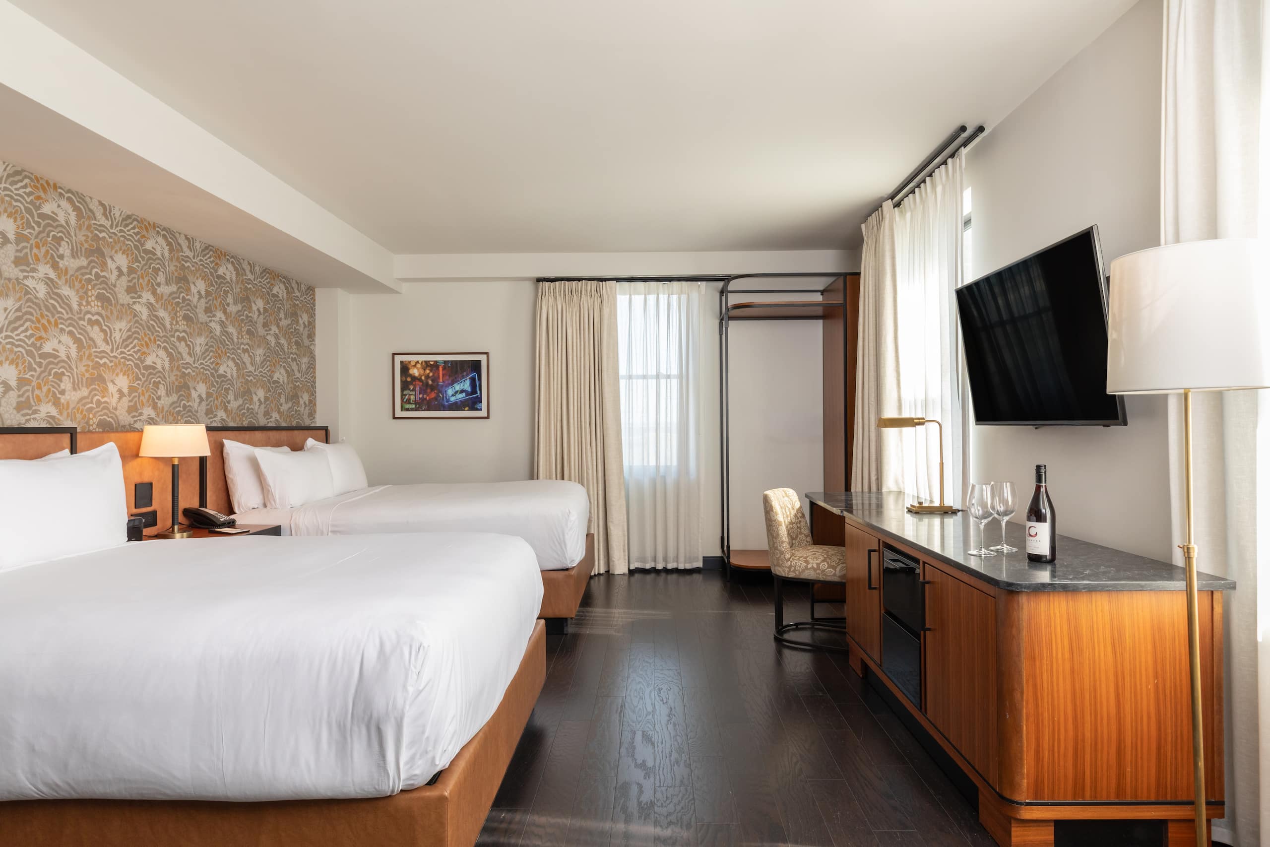 Holston House Nashville Two Queen Room Wine