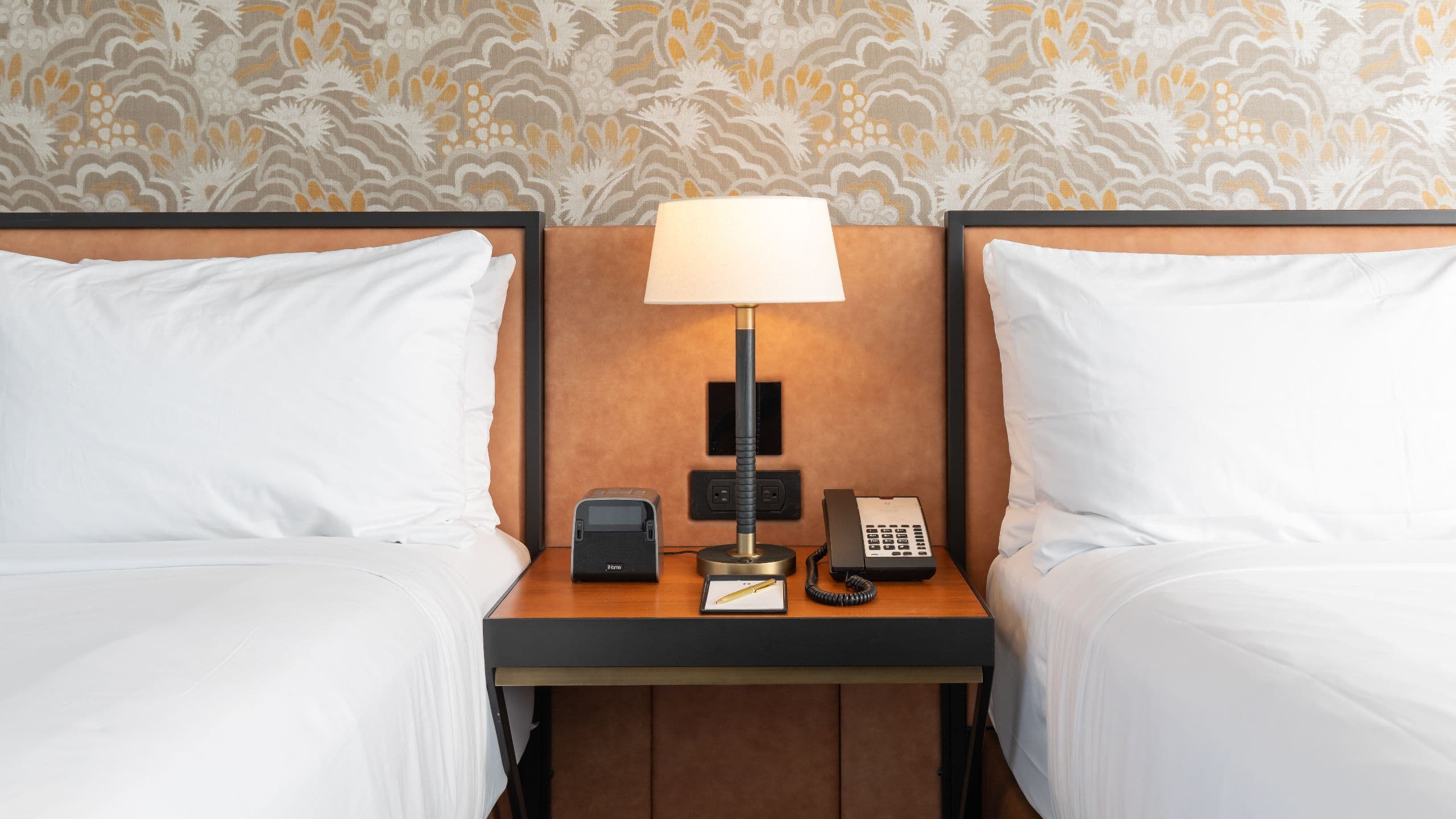 Holston House Nashville Double Queen Beds