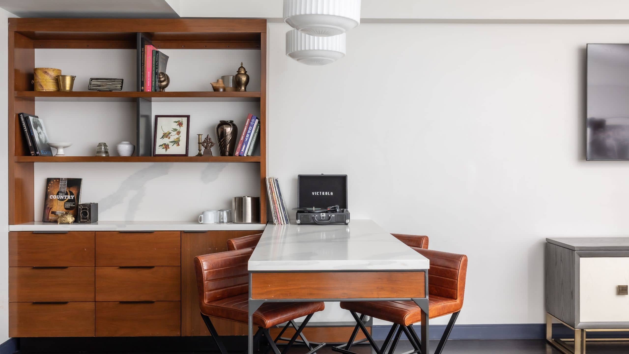 4/6 Holston House Nashville Suite Living Room