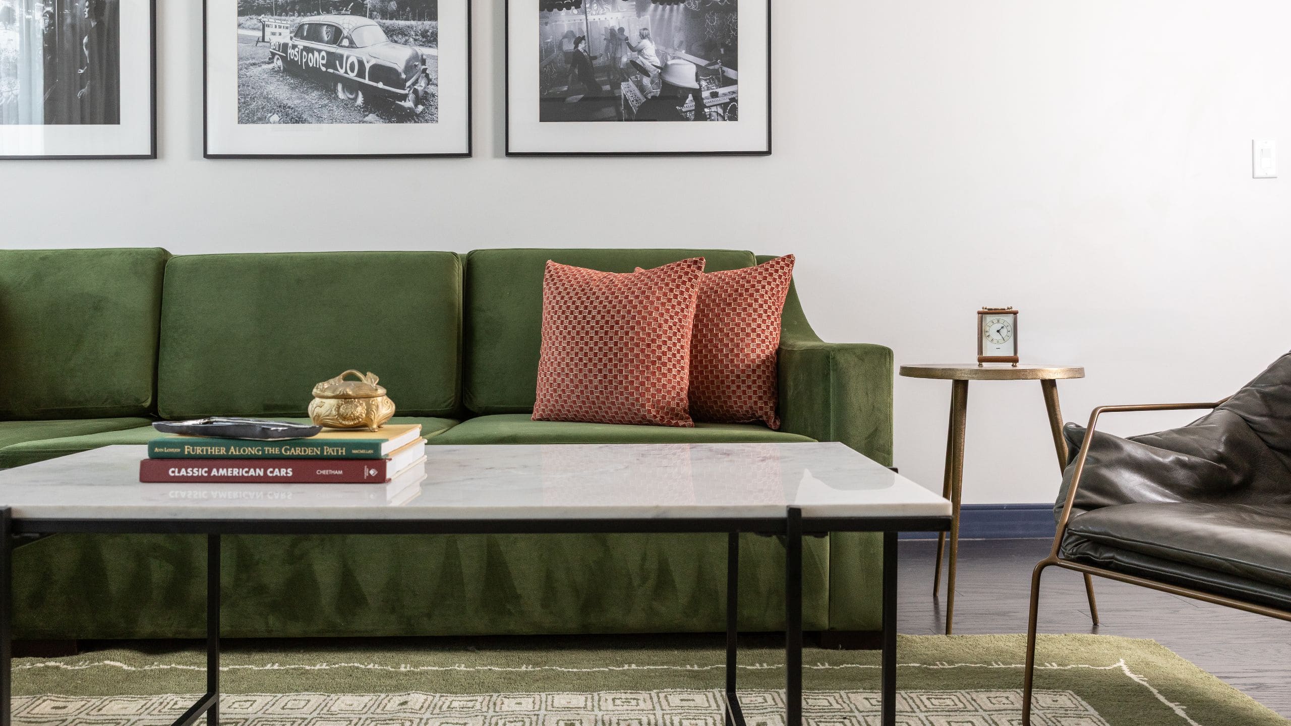 Holston House Nashville King Suite Sofa