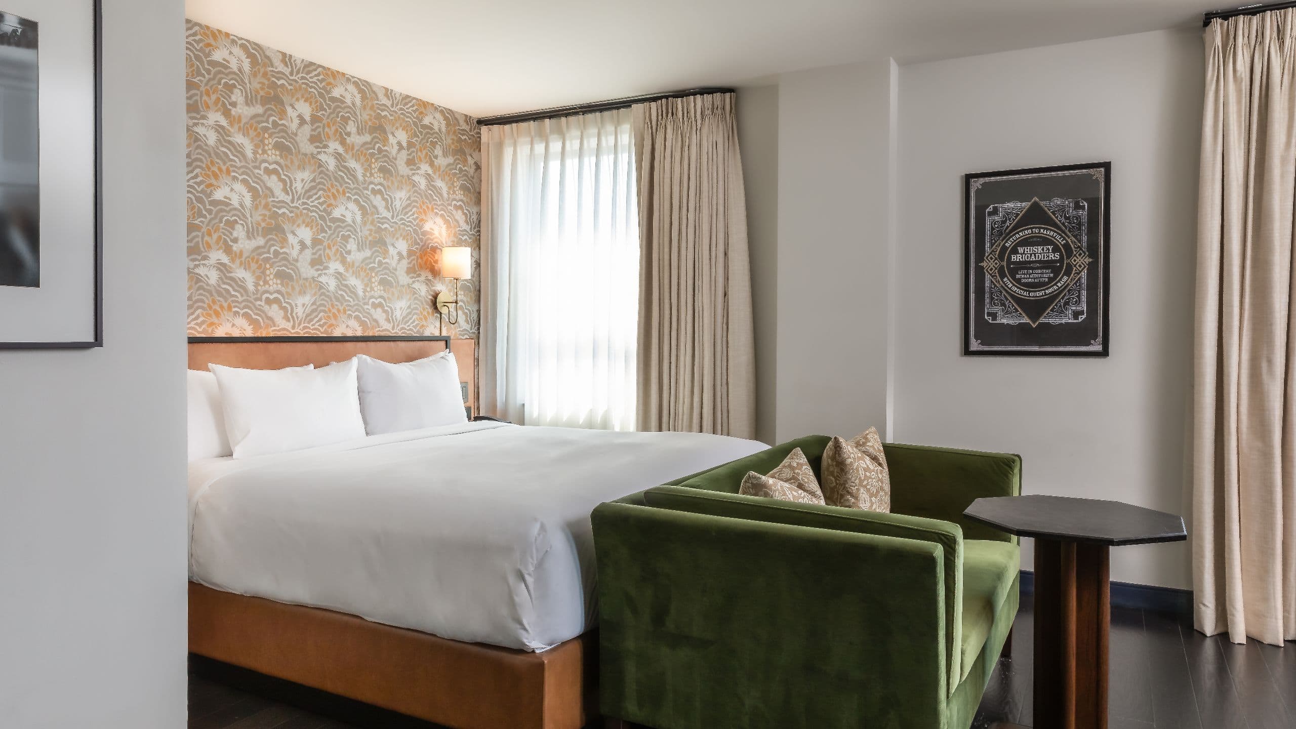 1/4 Holston House Nashville King Deluxe Bedroom