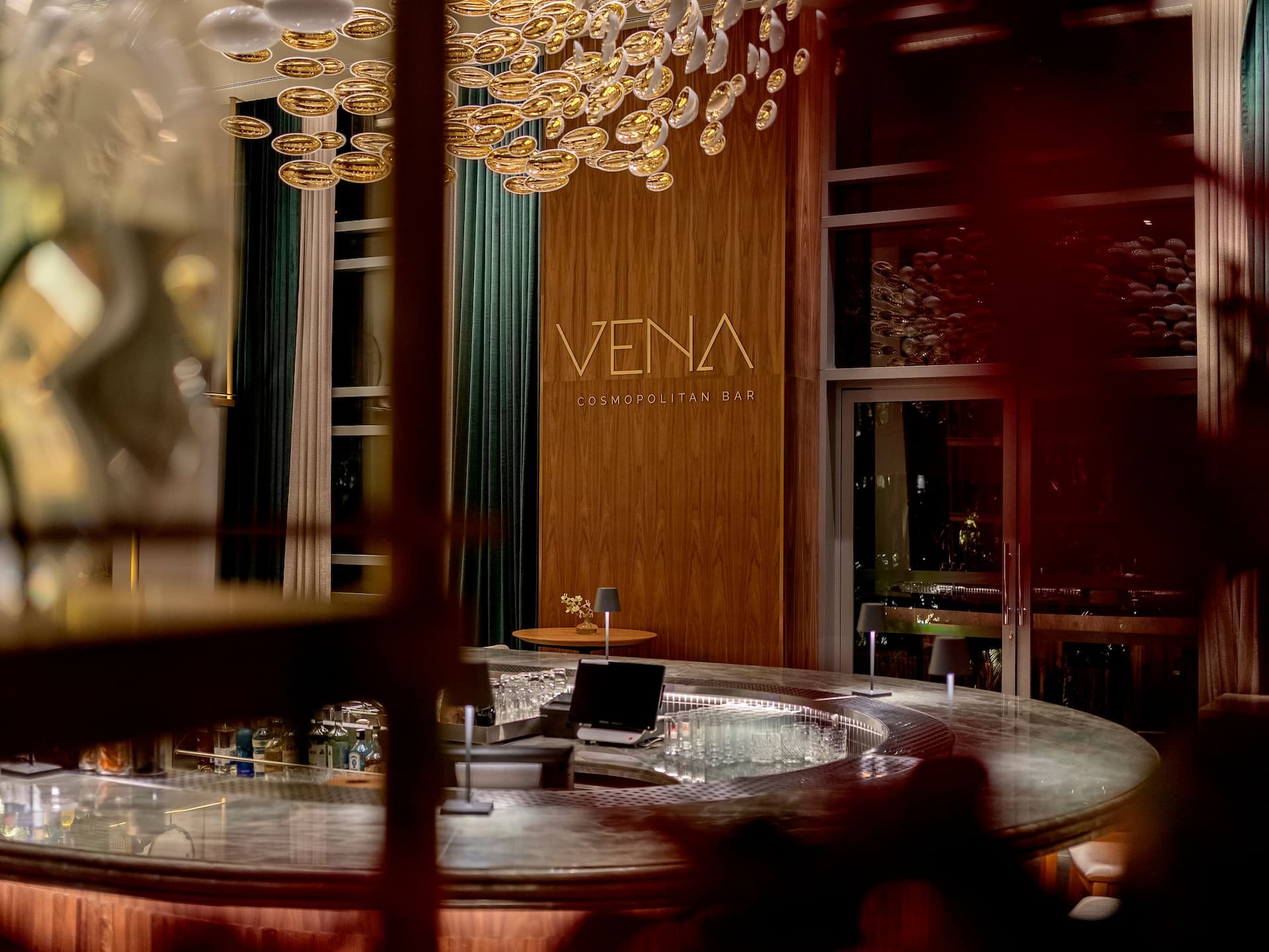 Grand Hyatt São Paulo Vena Cosmopolitan Bar Side View