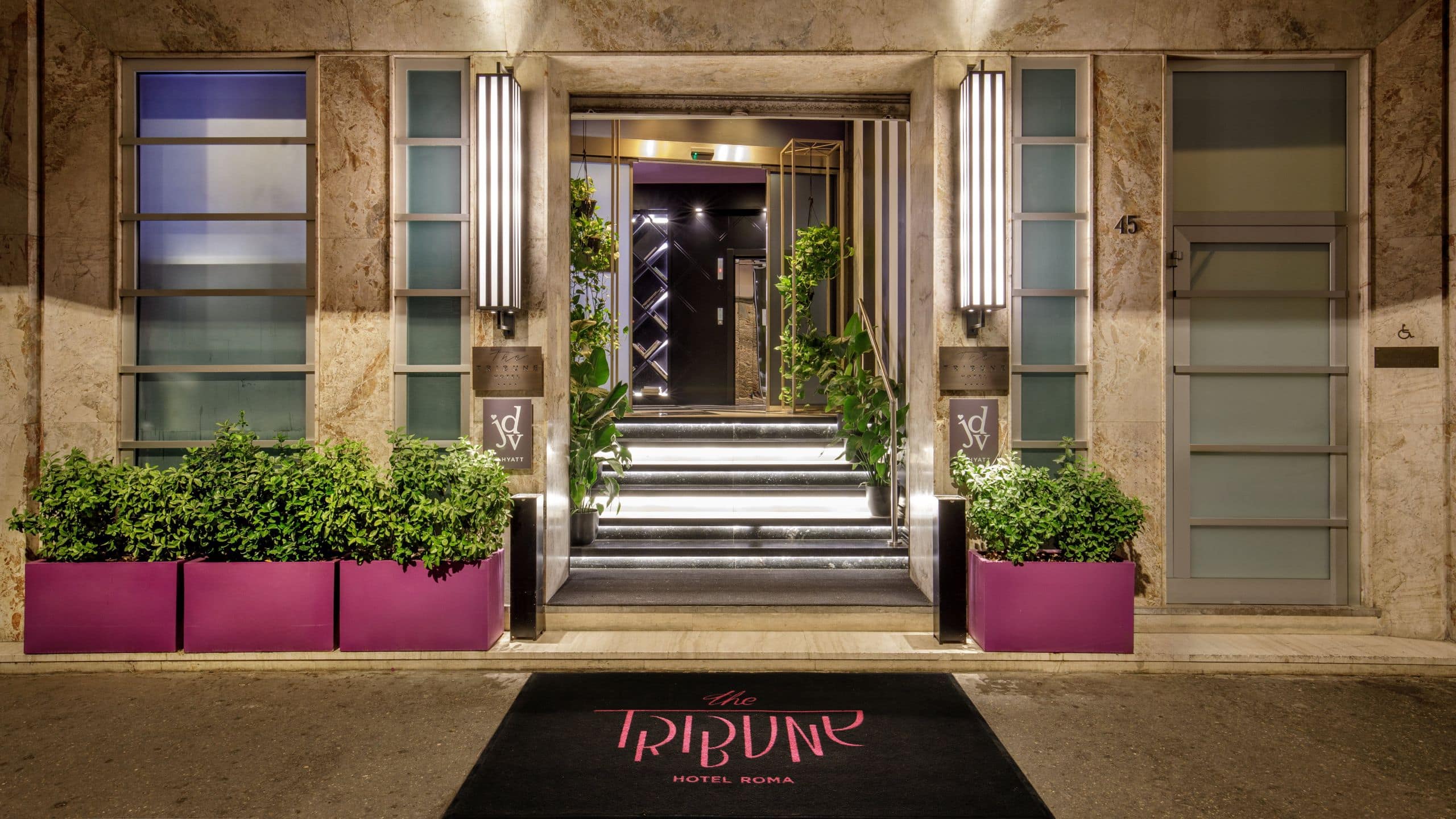 The Tribune Hotel Exterior