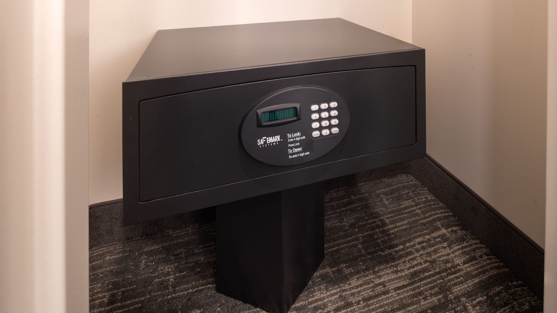5/5 Hyatt House Seattle/Downtown Room Safe