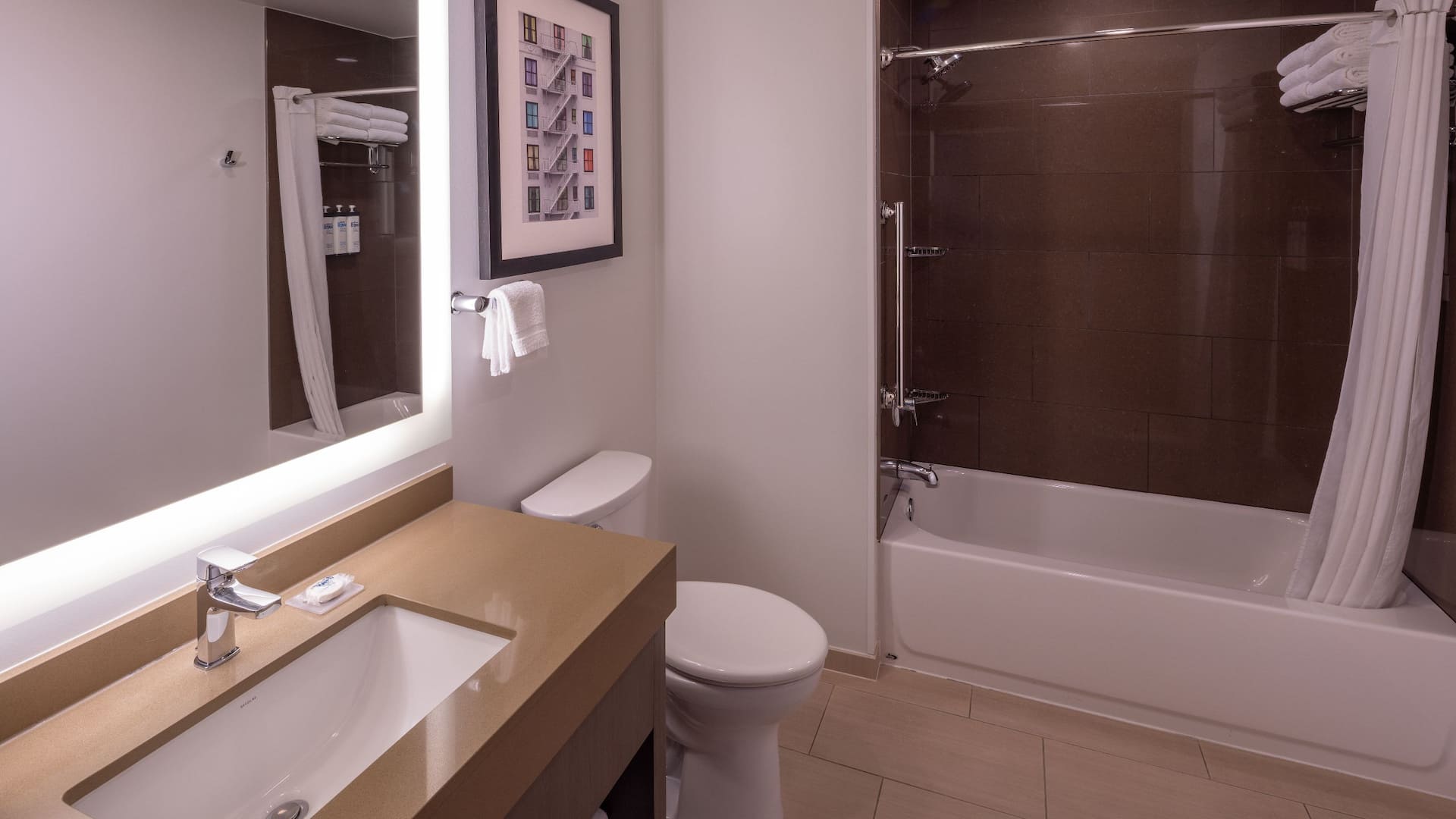 6/7 Hyatt House Seattle/Downtown Two Queen Bed Studio Bathroom