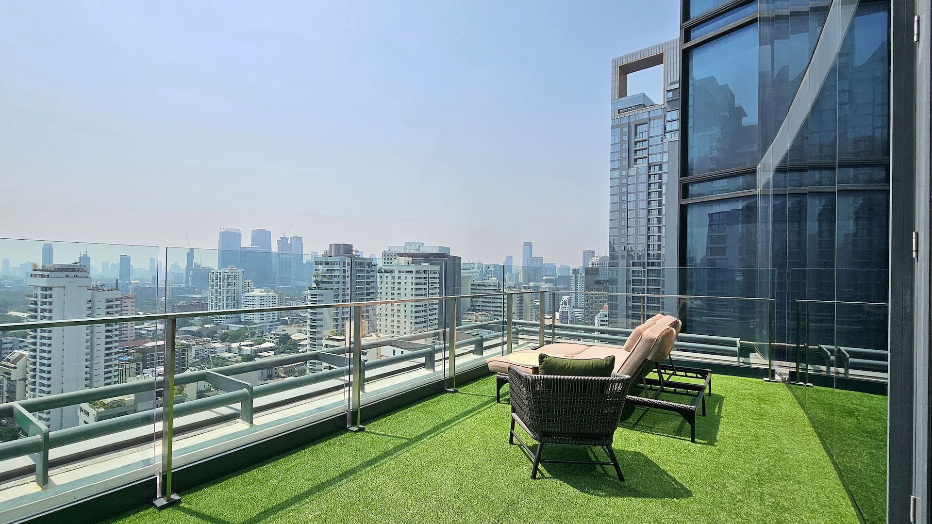 Hyatt Regency Bangkok Sukhumvit Regency Executive Suite With Balcony