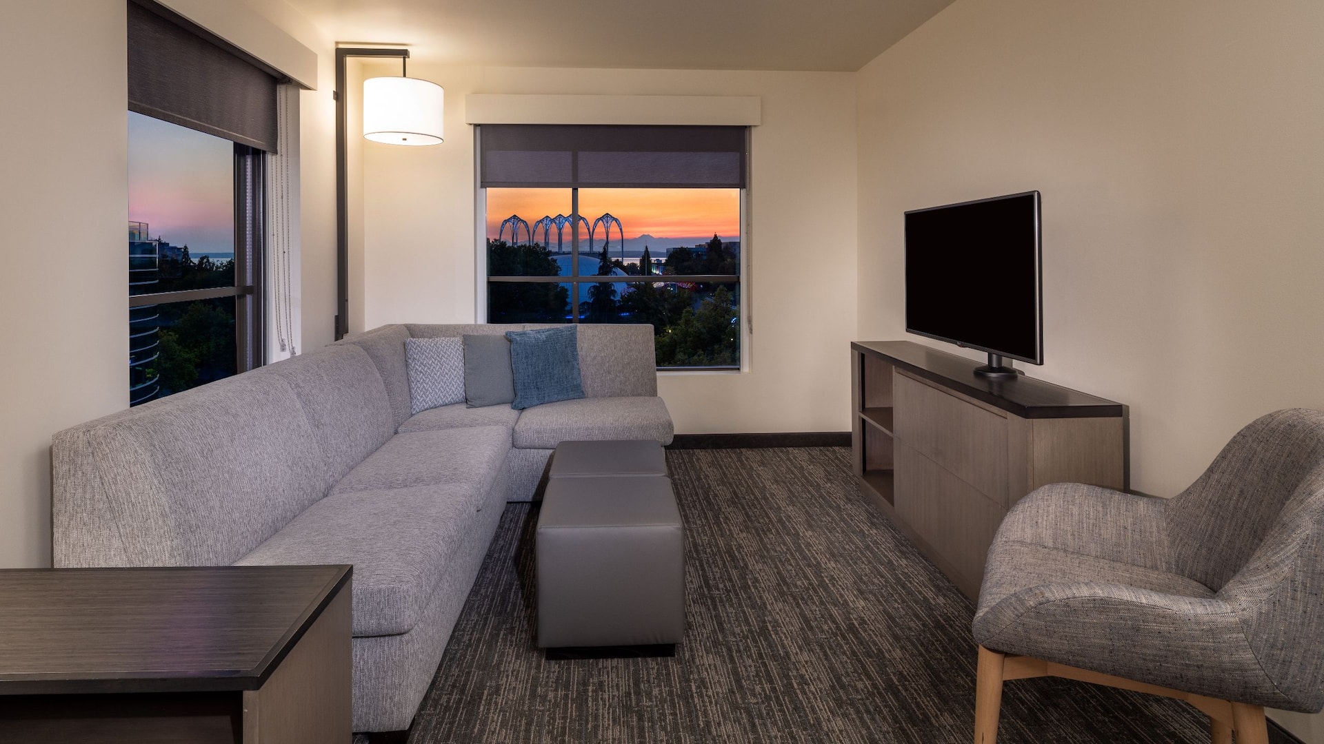 4/7 Hyatt House Seattle/Downtown Two Queen One Bedroom Suite Living Area