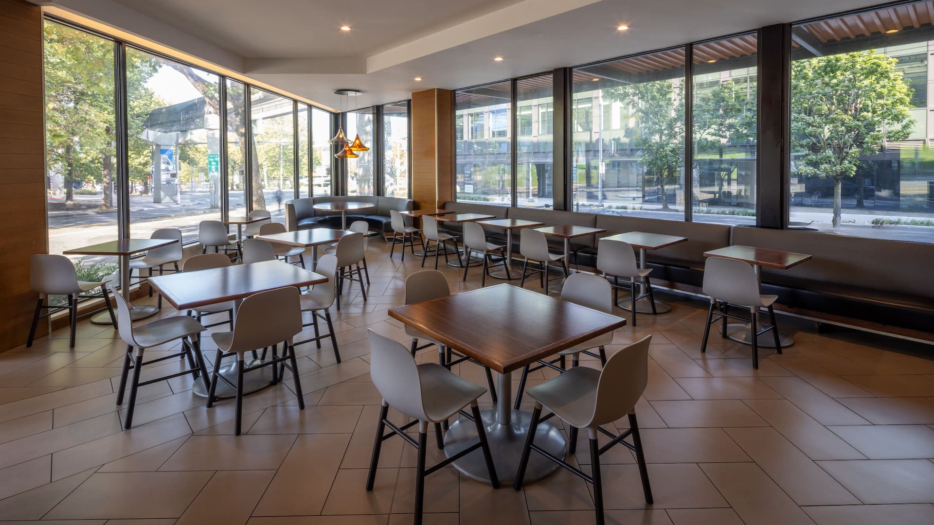 2 of 3 Hyatt House Seattle/Downtown Hbar Dining Tables