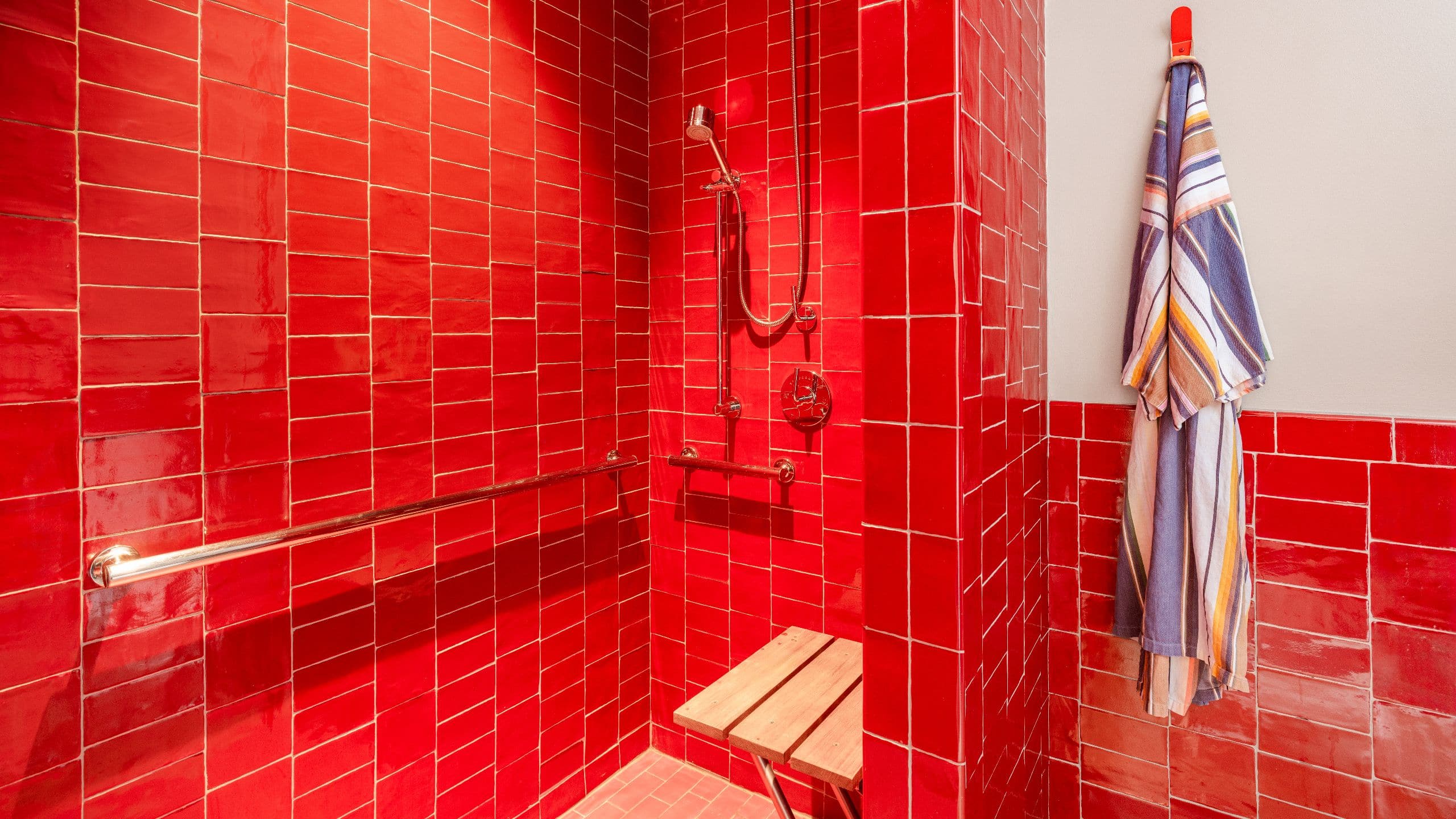 3 of 5 Hotel Magdalena, Bunkhouse Hotels Upper King Accessible Bathroom