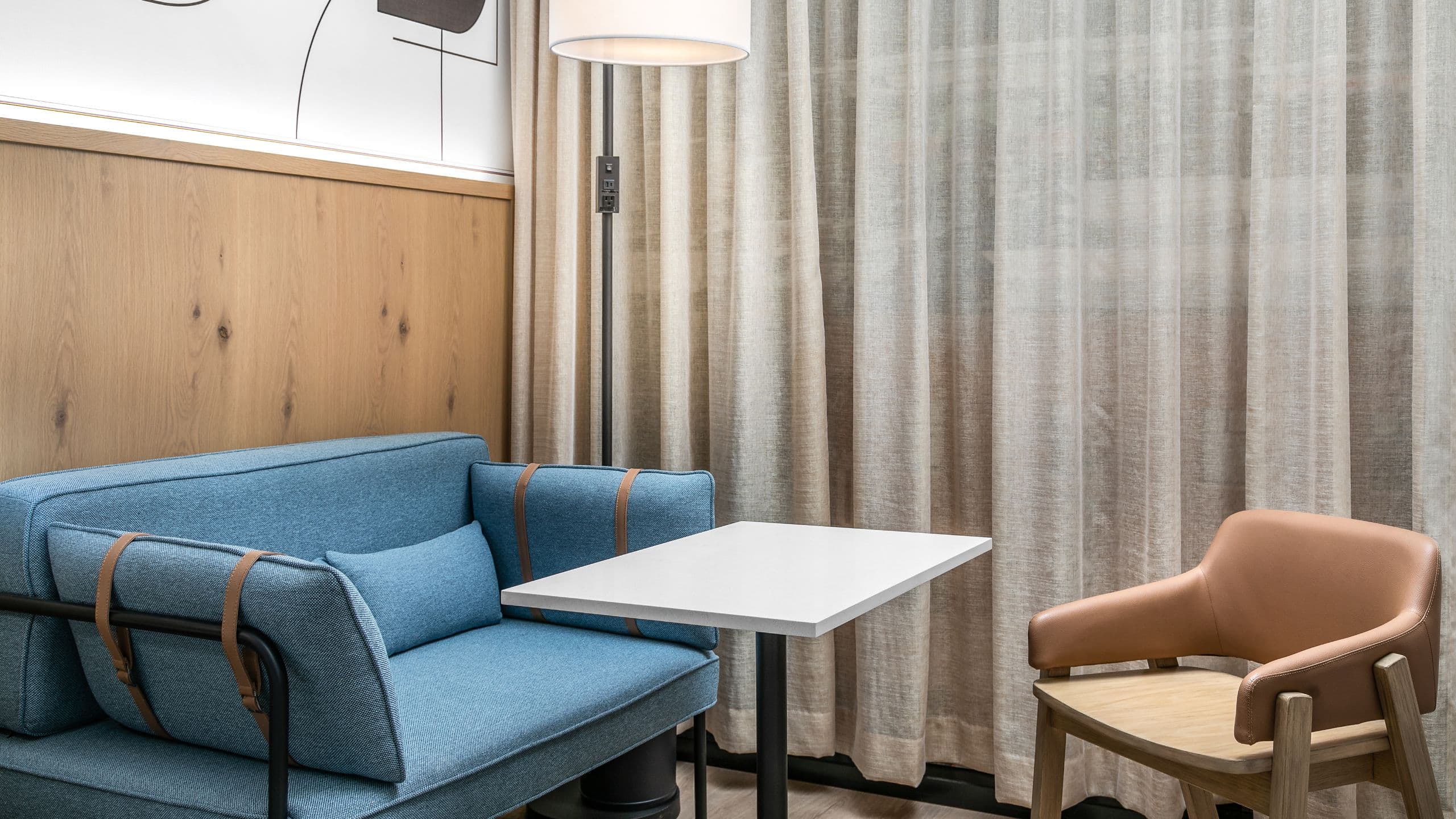 Caption by Hyatt Chattanooga Downtown Guestroom Seating Area