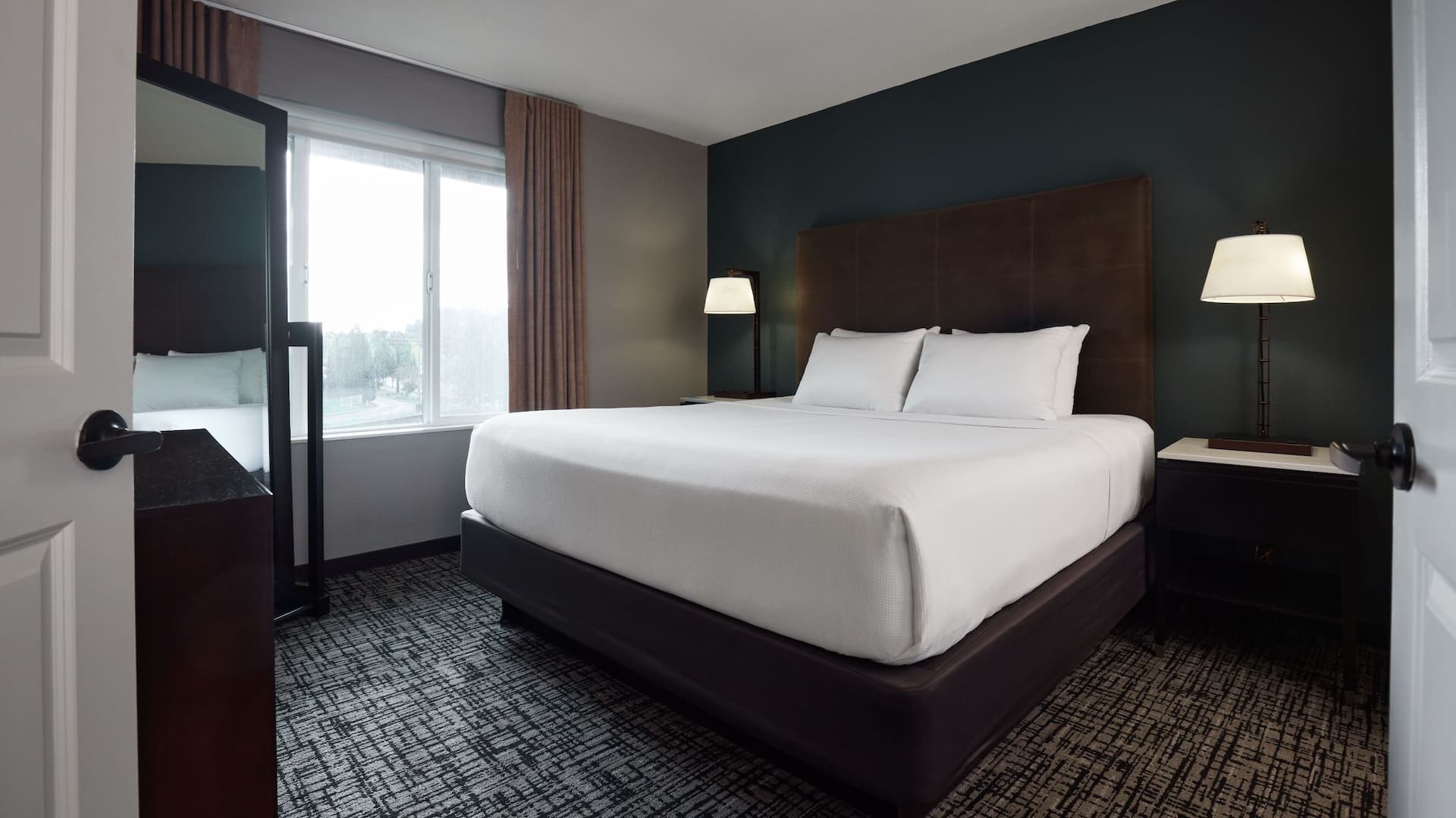 5 de 7 Hyatt House Seattle/Bellevue One Bedroom Suite Bedroom