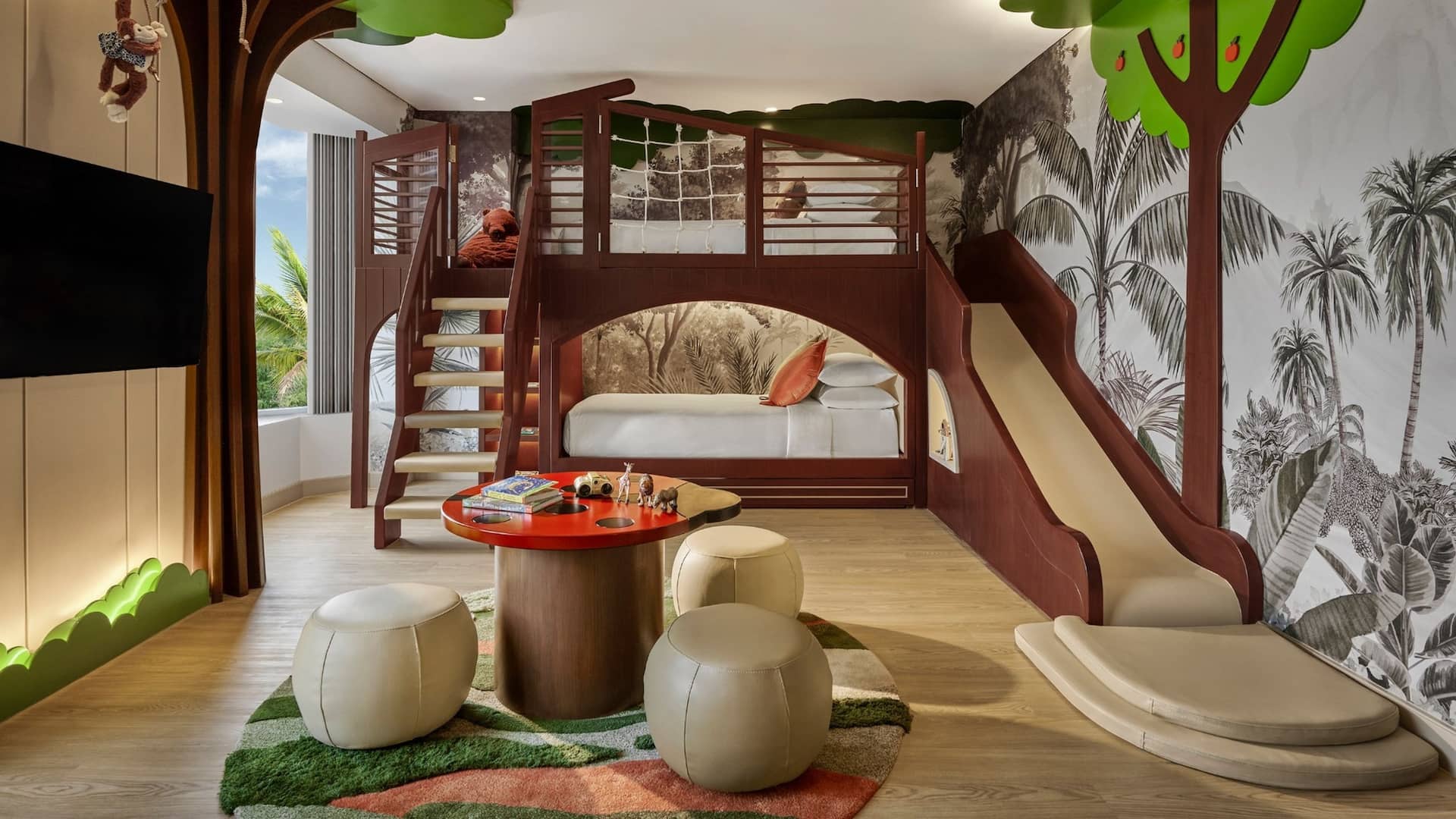 1 из 2 Grand Hyatt Jakarta Jungle Bed Room