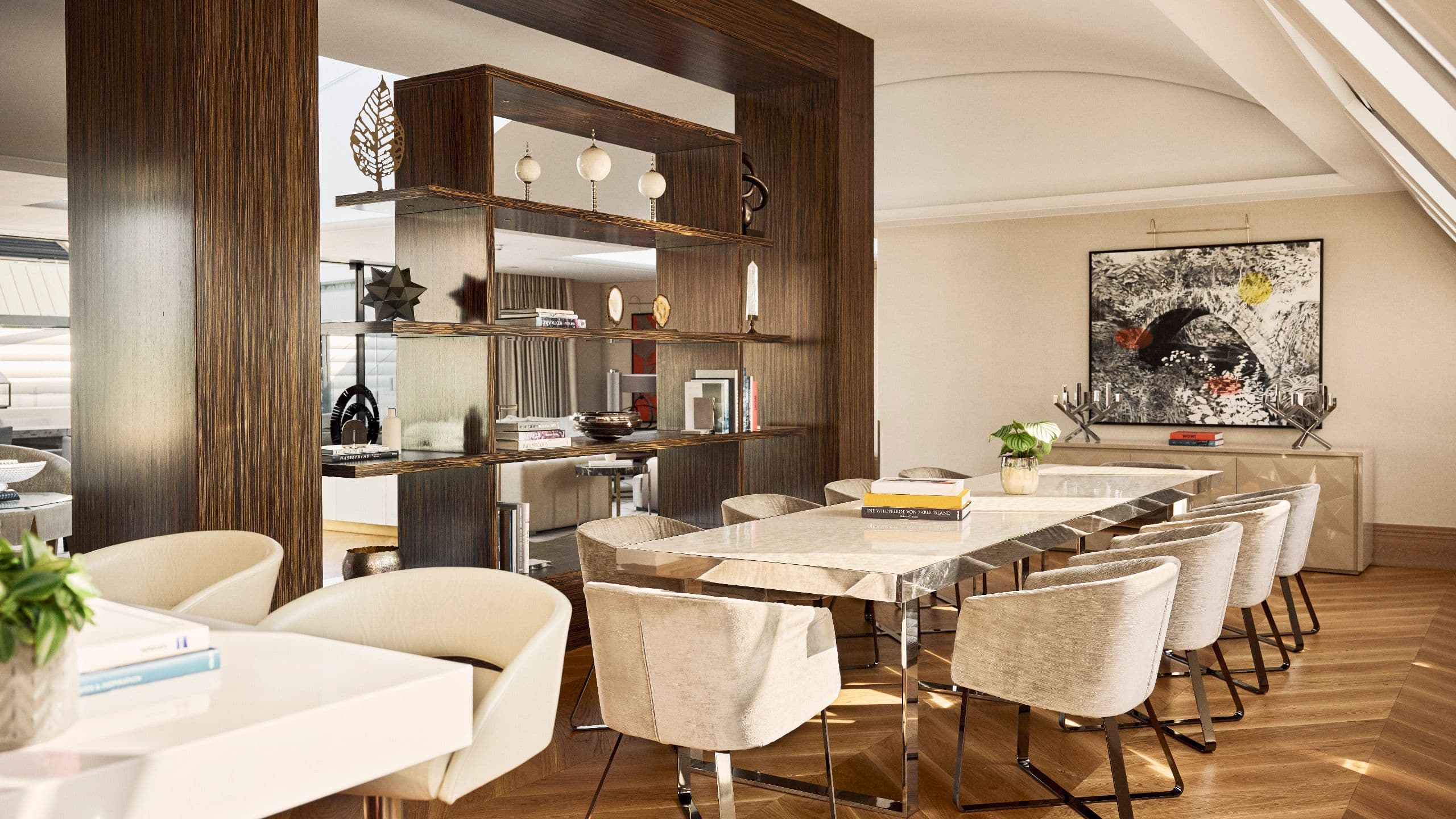 9 de 19 Park Hyatt Vienna Royal Penthouse Suite Living Room Dining Table