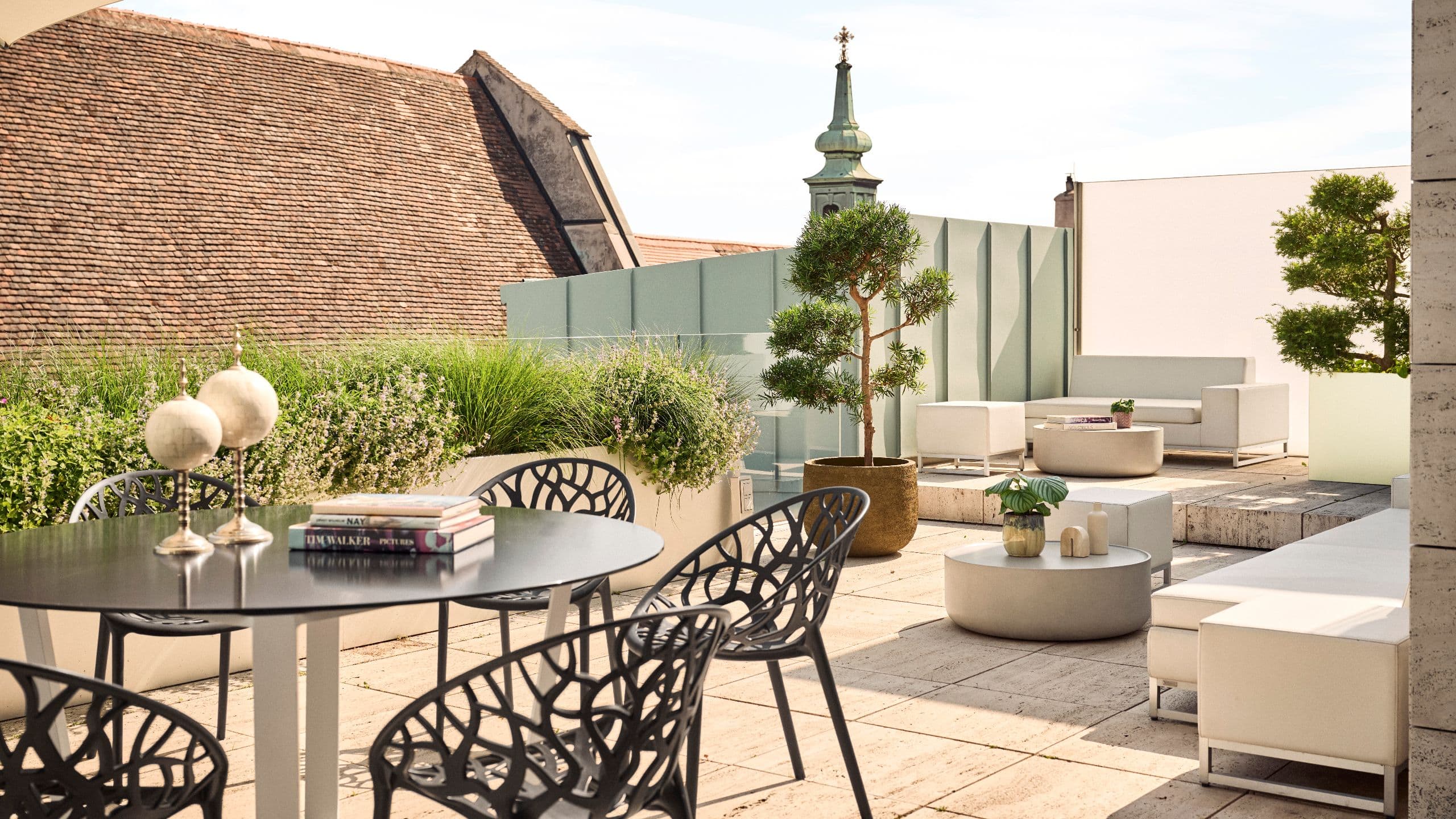 15 de 19 Park Hyatt Vienna Royal Penthouse Suite Terrace Table And Seating Area