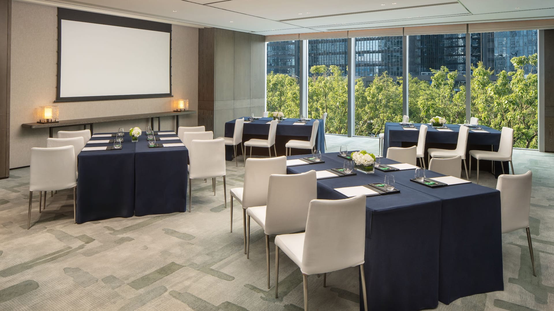 2 of 2 Hyatt Regency Xi'an Chanba Meeting Room Front