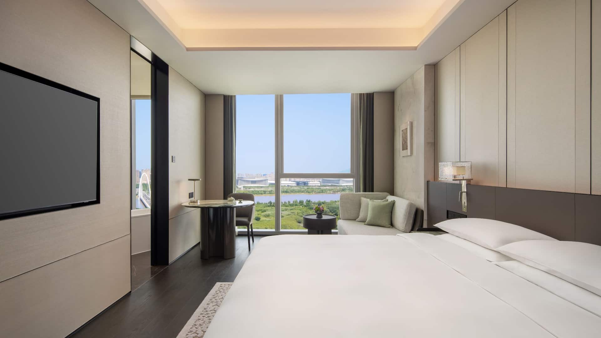 1 of 2 Hyatt Regency Xi'an Chanba King Bed River View Deluxe