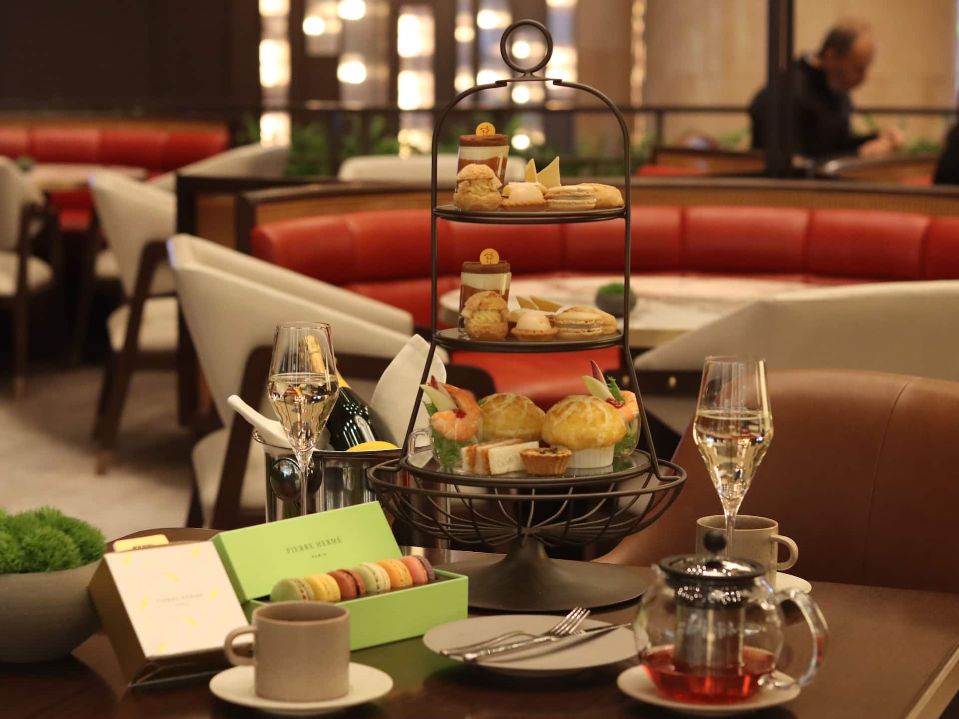 Hyatt Regency Tokyo Nineteen Eighty Lounge Bar Festive Afternoon Tea