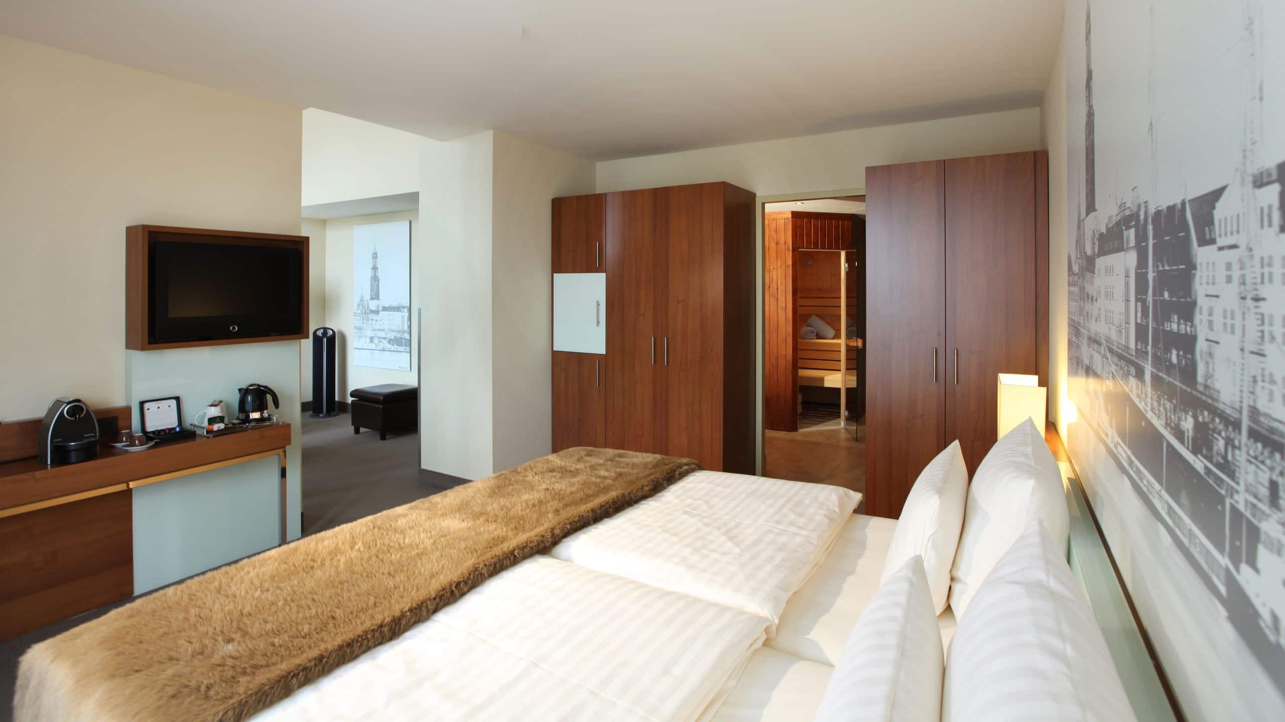 Lindner Hotel Hamburg Am Michel Balcony Suite With Sauna Bed