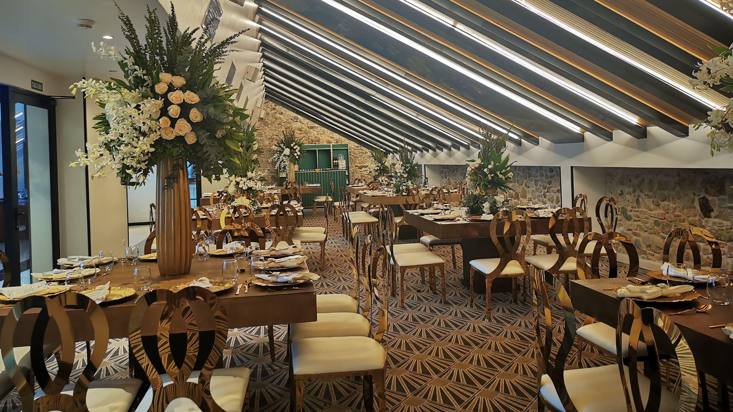 1 of 2 Hotel La Compañía Casco Antiguo Roosevelt Wedding Set Up