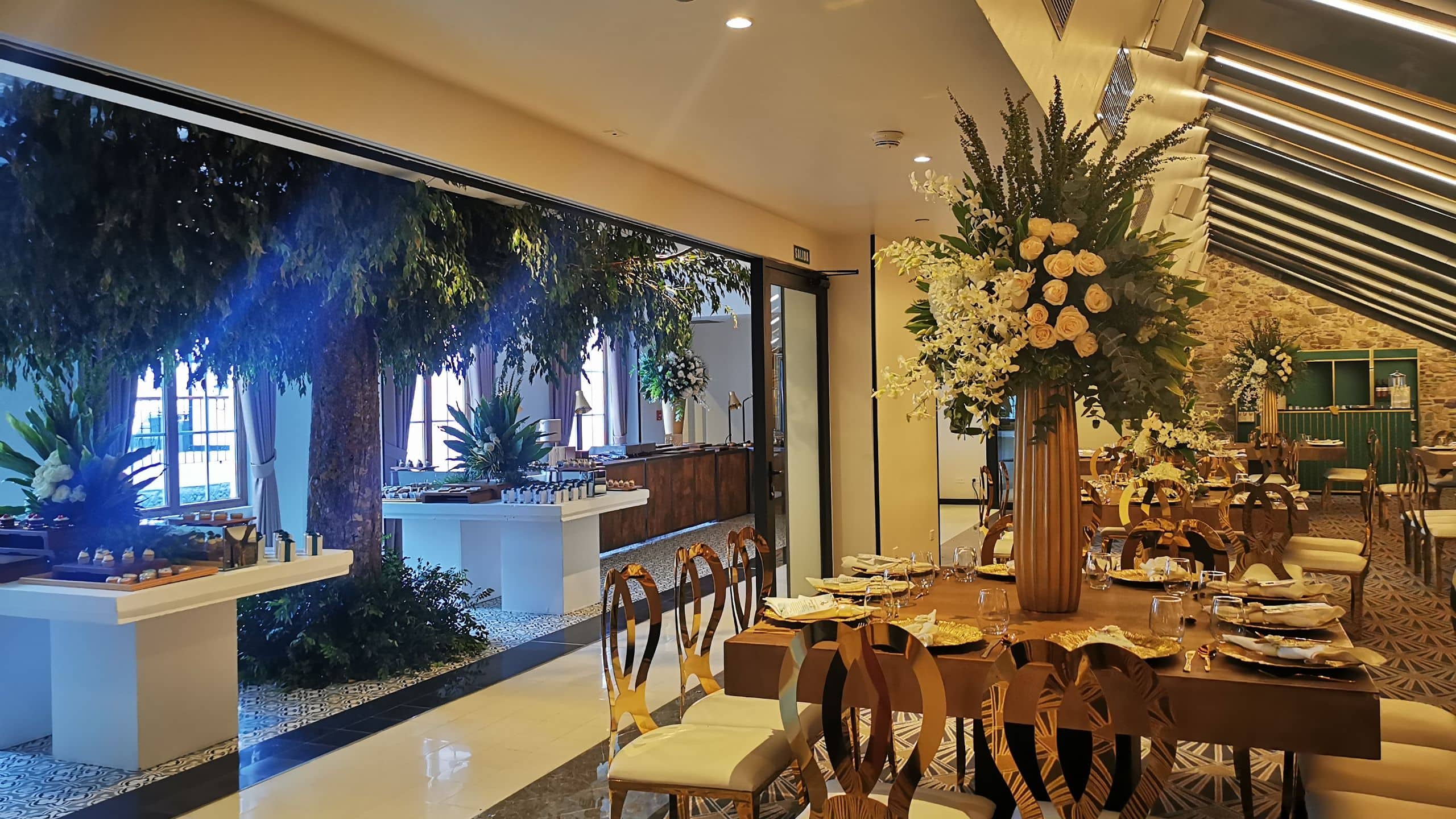 2 of 2 Hotel La Compañía Casco Antiguo Roosevelt Wedding