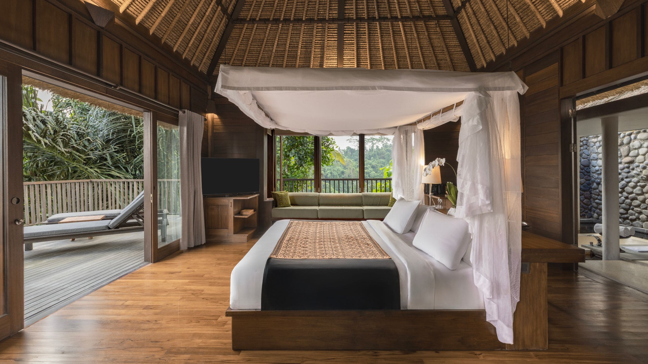 第 2，共 5 Alila Ubud Valley Villa Bed Open