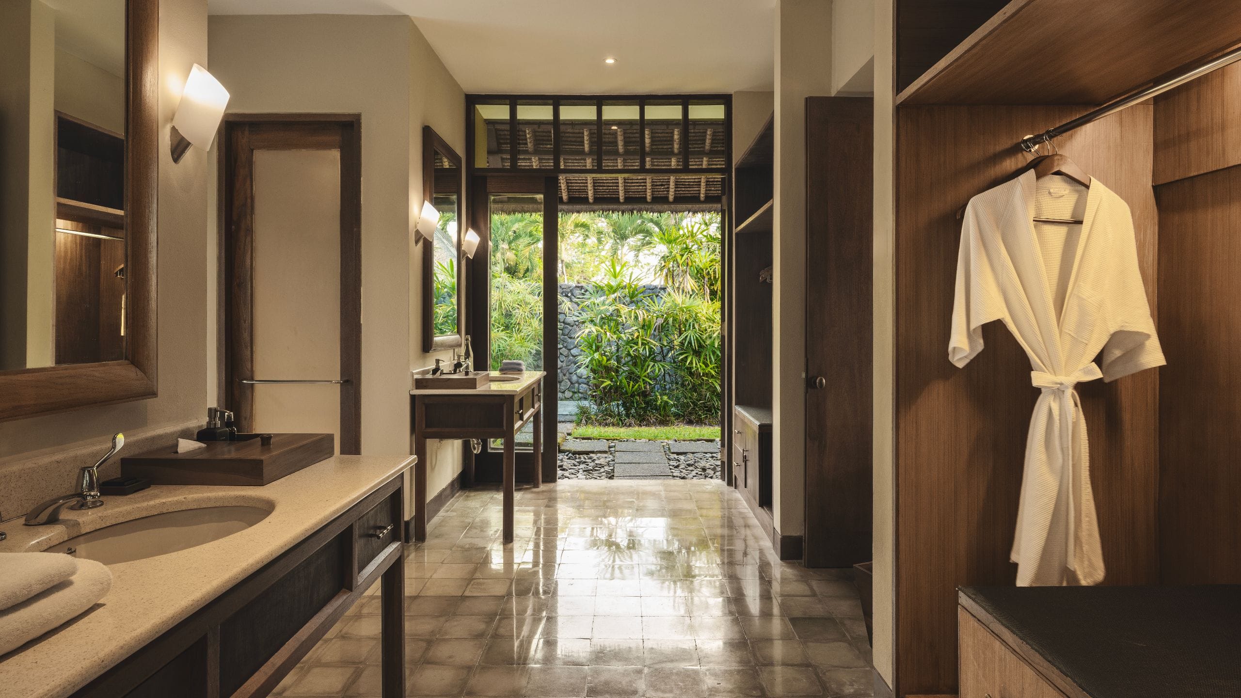 第 3，共 5 Alila Ubud Pool Villa Bathroom Area
