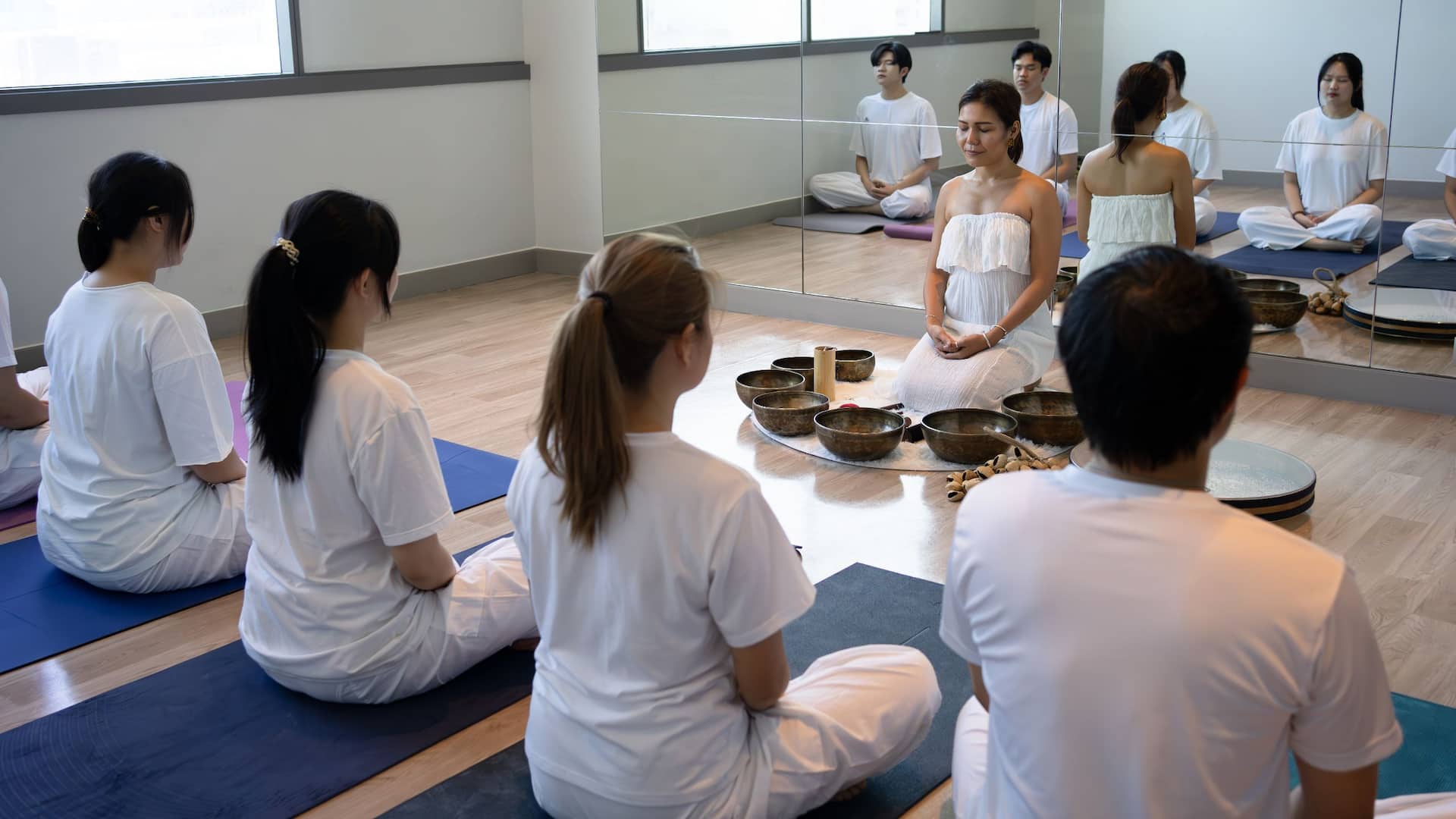 Hyatt Place Bangkok Sukhumvit 24 Group Sound Healing
