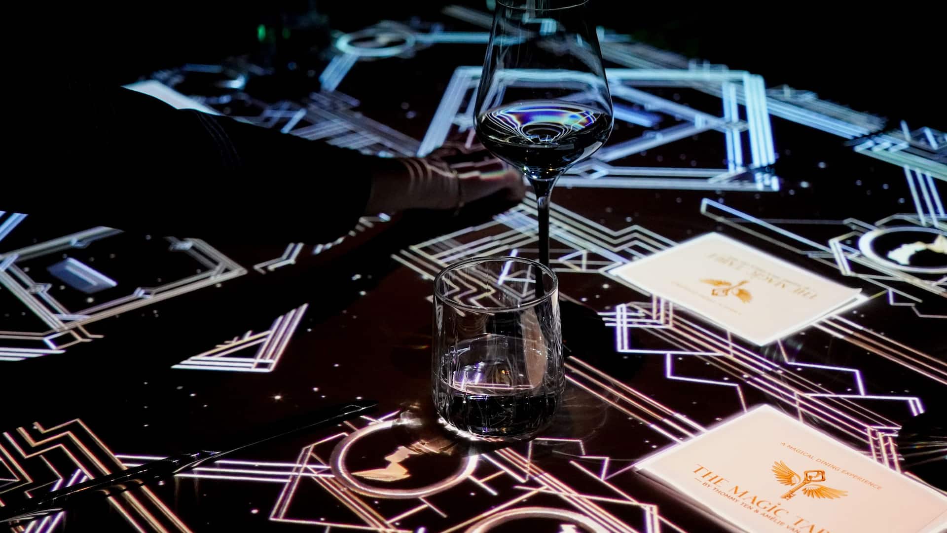 1 von 4 Grand Hyatt Berlin The Magic Table Wine