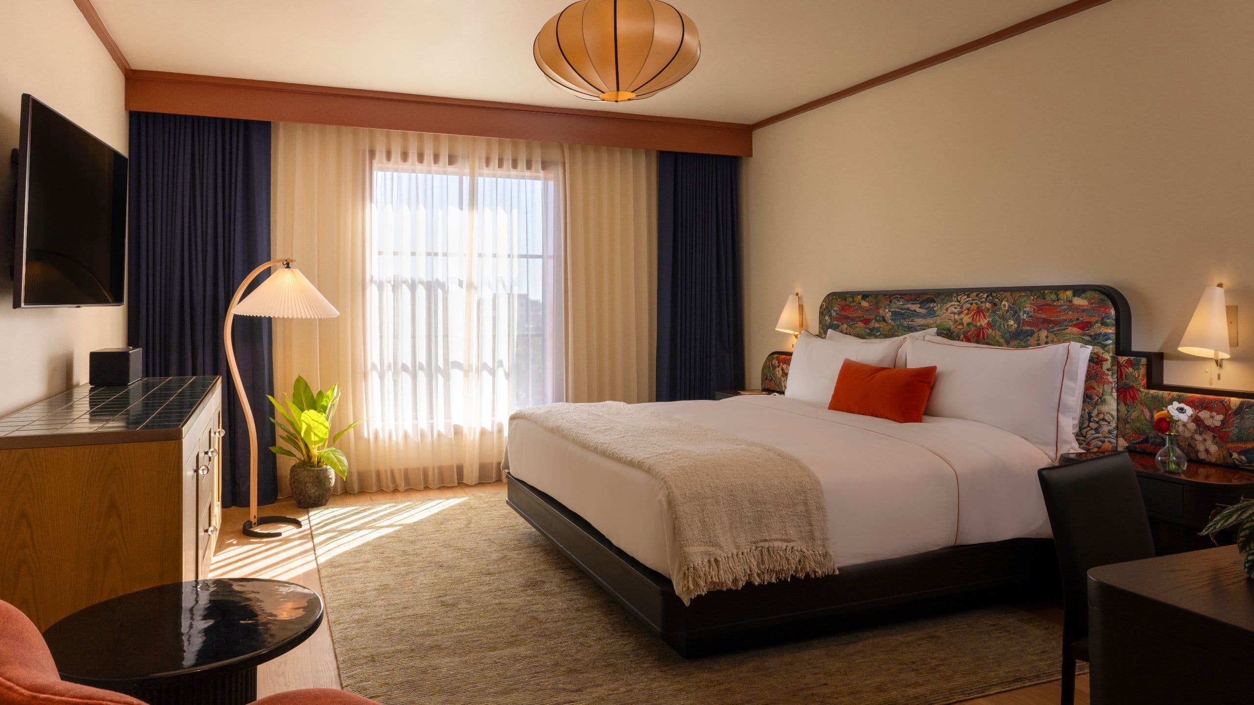 Hotel Daphne 1 King Bed Wide Bedroom